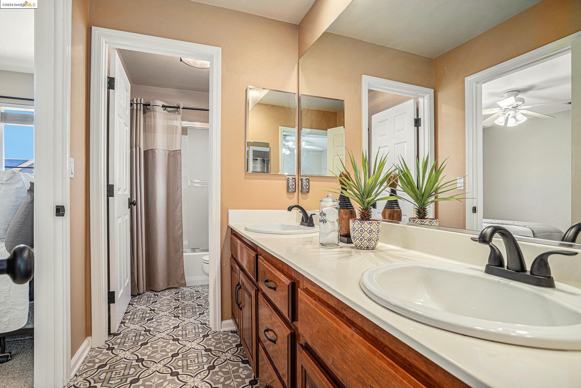 Detail Gallery Image 39 of 60 For 2476 Mammoth Way, Antioch,  CA 94531 - 4 Beds | 3/1 Baths