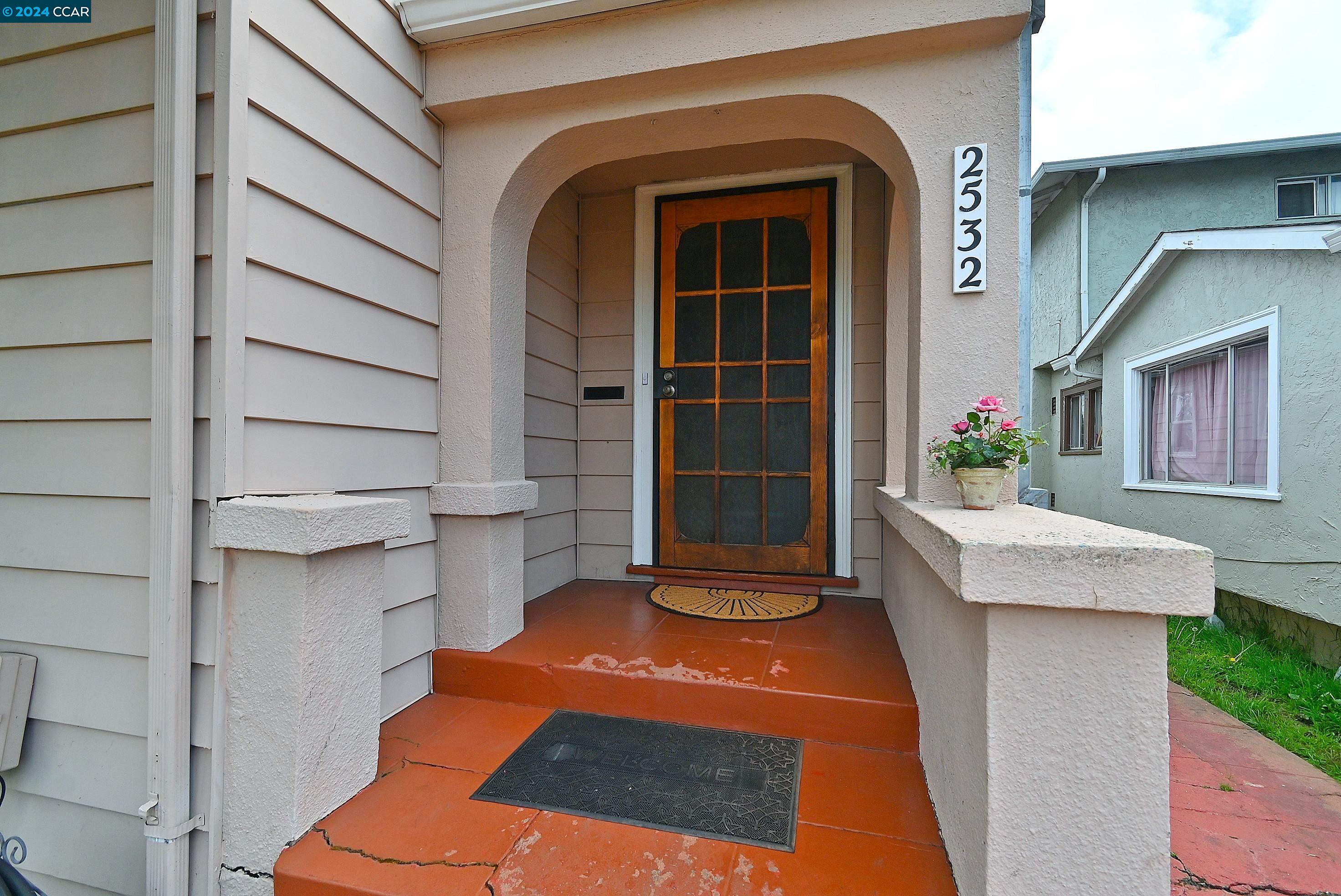 Detail Gallery Image 5 of 39 For 2532 83rd Ave, Oakland,  CA 94605 - 3 Beds | 1 Baths