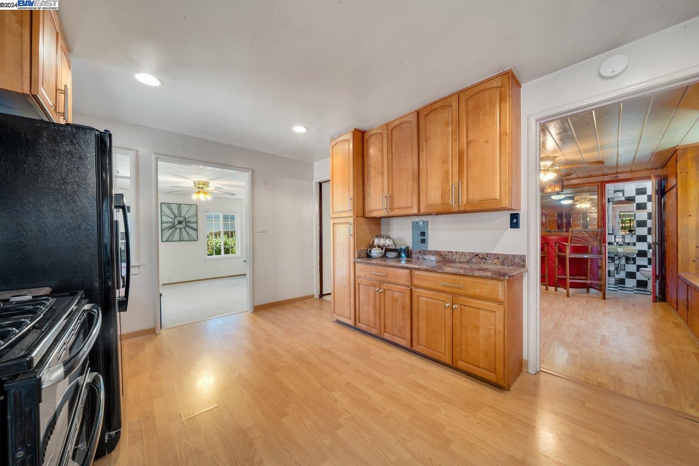 Detail Gallery Image 15 of 53 For 9506 Las Vegas Ave, Oakland,  CA 94605 - 3 Beds | 1/1 Baths