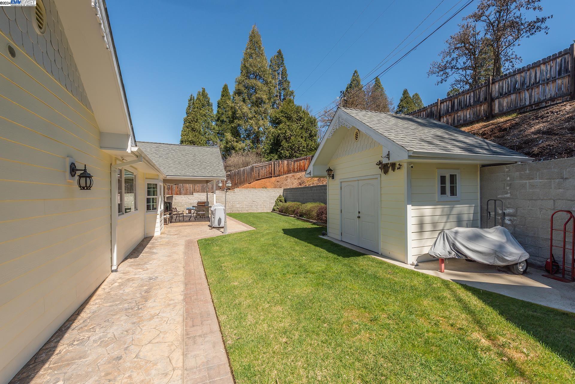 Detail Gallery Image 39 of 54 For 20 Taylor St, Weaverville,  CA 96093 - 3 Beds | 2 Baths