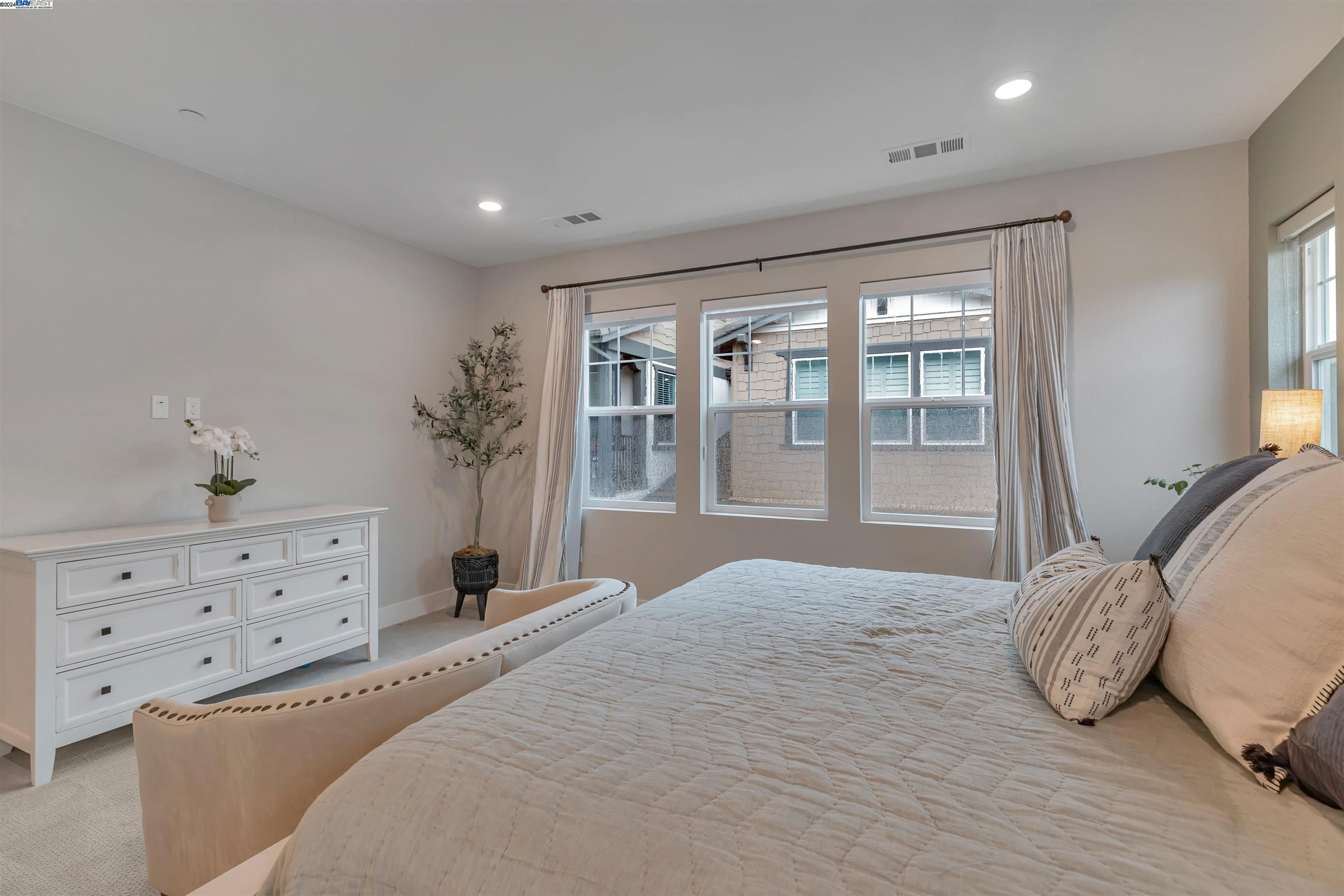Detail Gallery Image 30 of 45 For 37109 via Vicenza, San Ramon,  CA 94583 - 4 Beds | 3/1 Baths