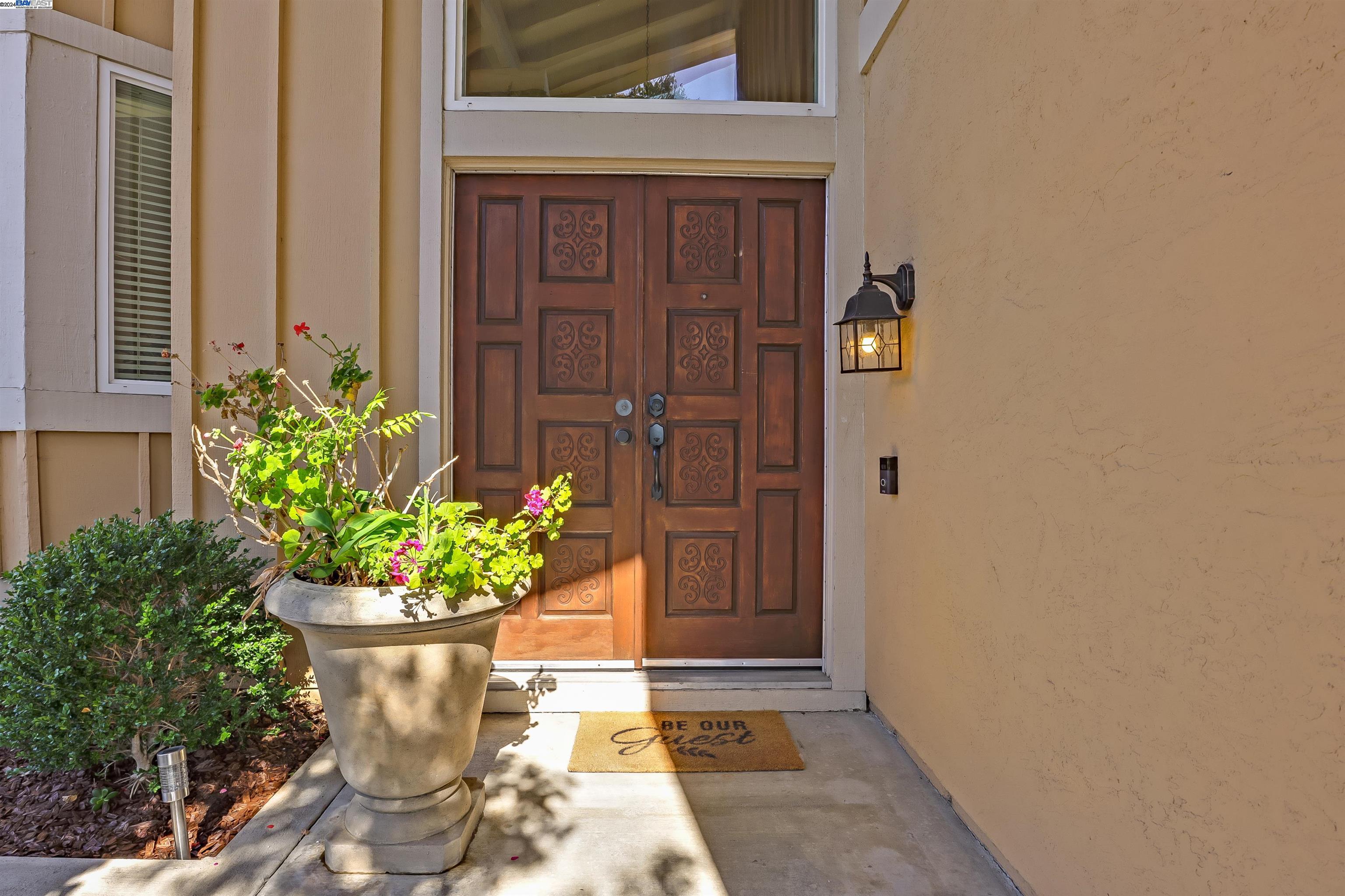 Detail Gallery Image 2 of 60 For 25556 Camino Vis, Hayward,  CA 94541 - 4 Beds | 2/1 Baths
