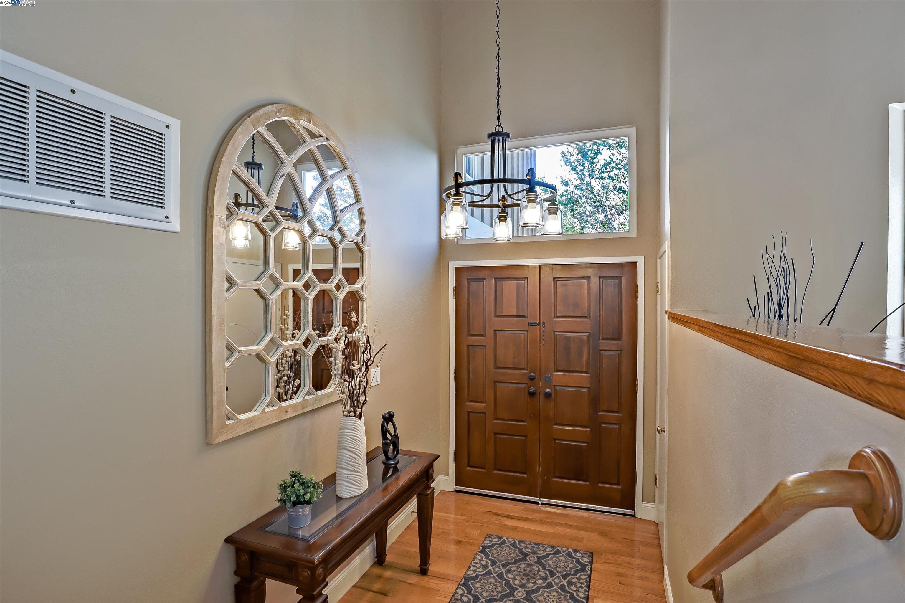 Detail Gallery Image 3 of 60 For 25556 Camino Vis, Hayward,  CA 94541 - 4 Beds | 2/1 Baths