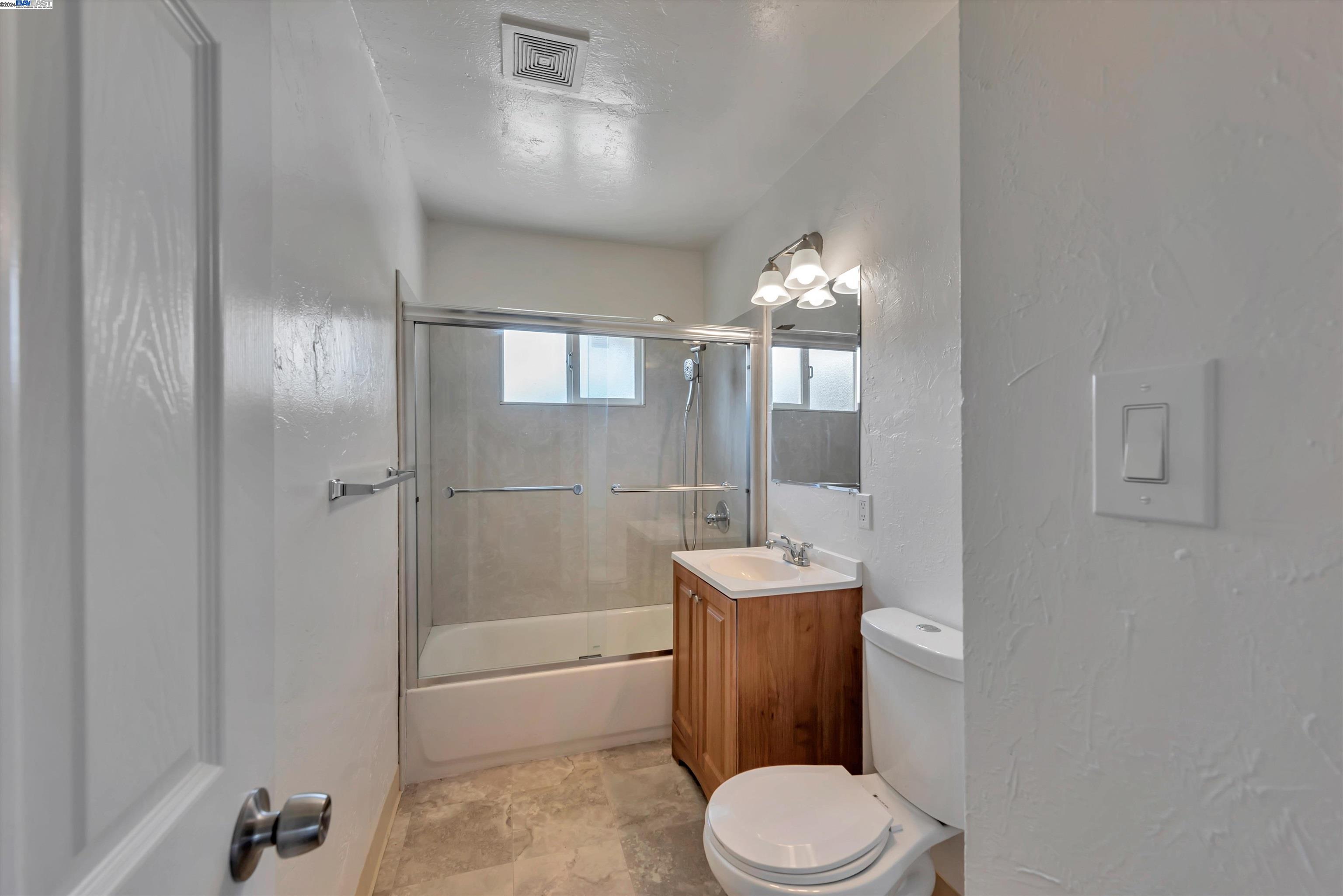 Detail Gallery Image 18 of 39 For 1742 Arena St, San Leandro,  CA 94579 - 3 Beds | 2 Baths