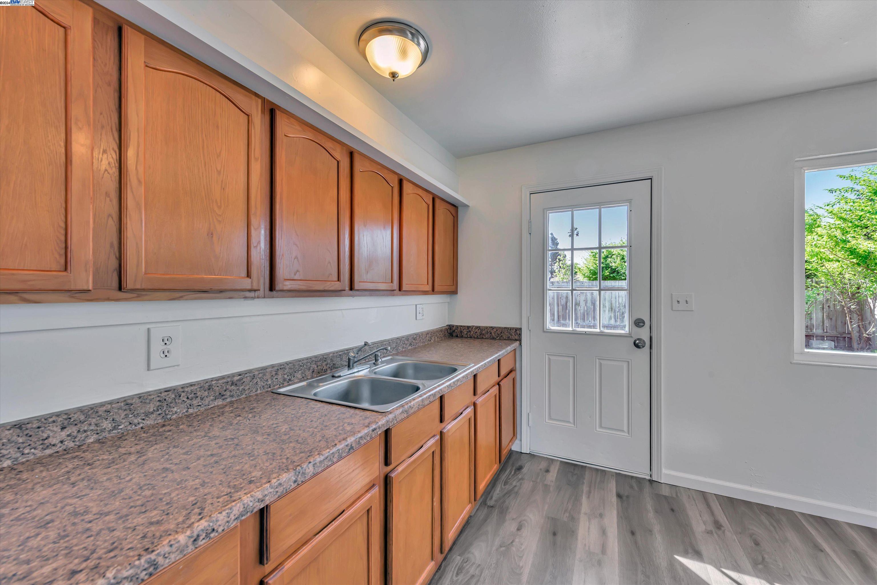 Detail Gallery Image 22 of 39 For 1742 Arena St, San Leandro,  CA 94579 - 3 Beds | 2 Baths