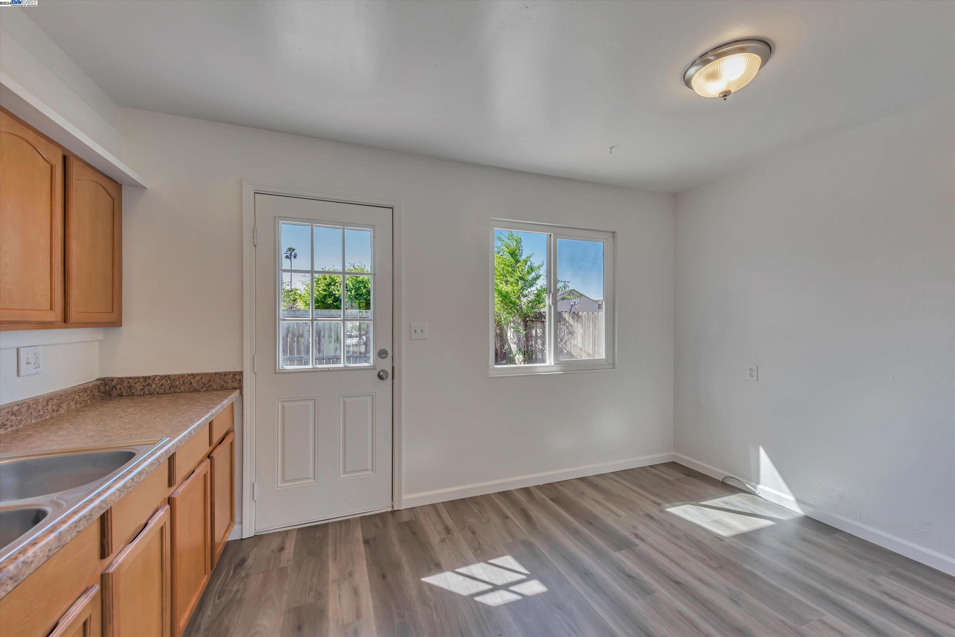 Detail Gallery Image 23 of 39 For 1742 Arena St, San Leandro,  CA 94579 - 3 Beds | 2 Baths