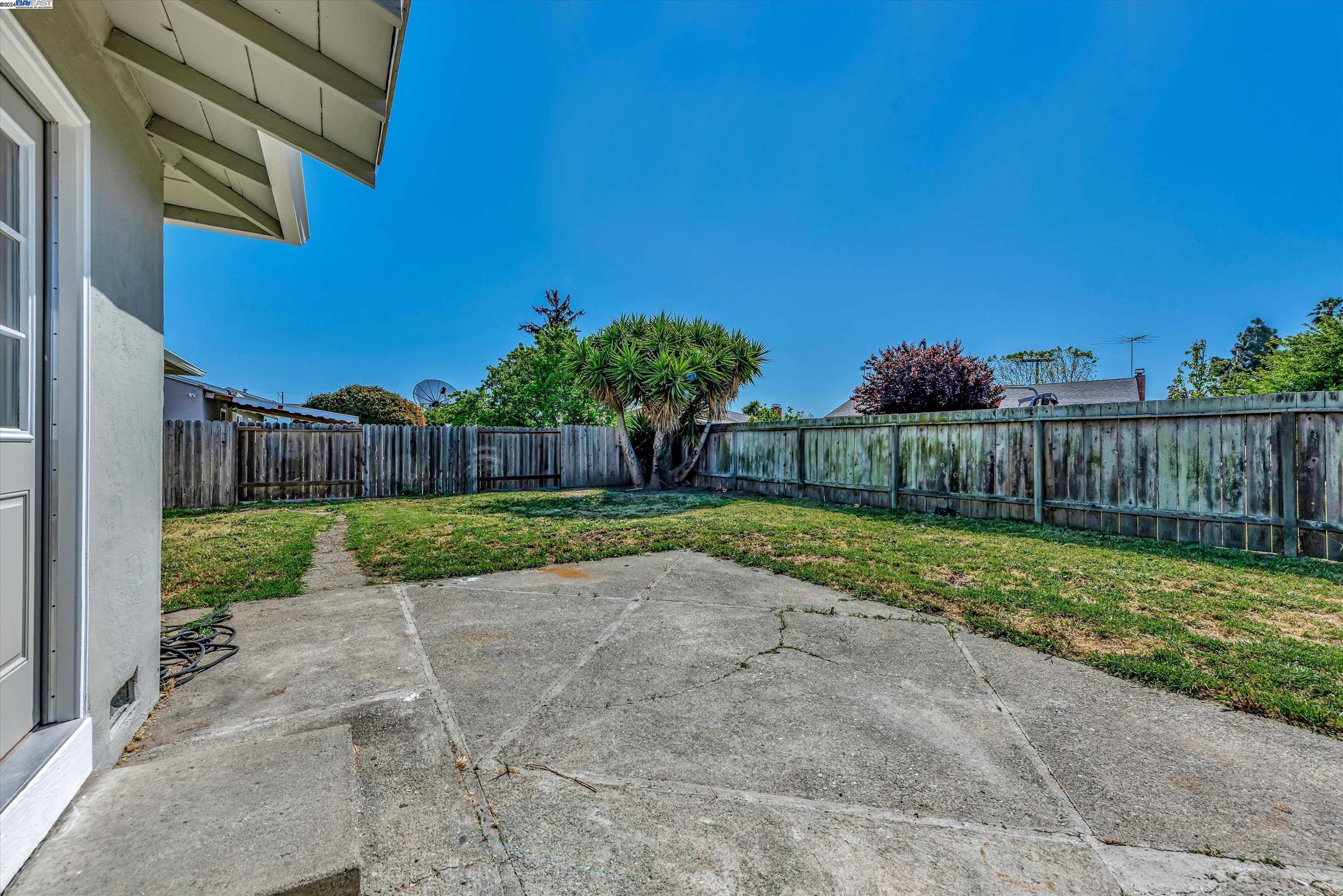 Detail Gallery Image 37 of 39 For 1742 Arena St, San Leandro,  CA 94579 - 3 Beds | 2 Baths