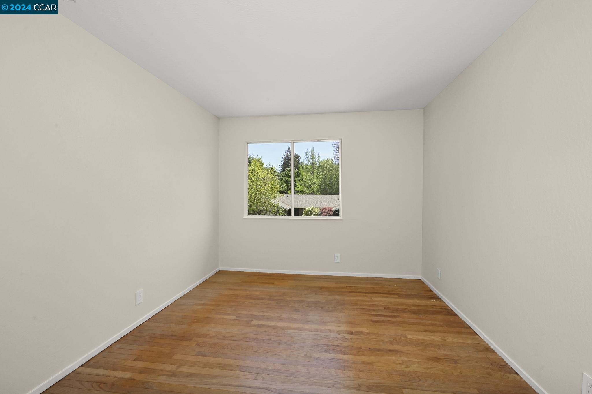 Detail Gallery Image 18 of 34 For 220 Devon Ave, Pleasant Hill,  CA 94523 - 4 Beds | 2/1 Baths