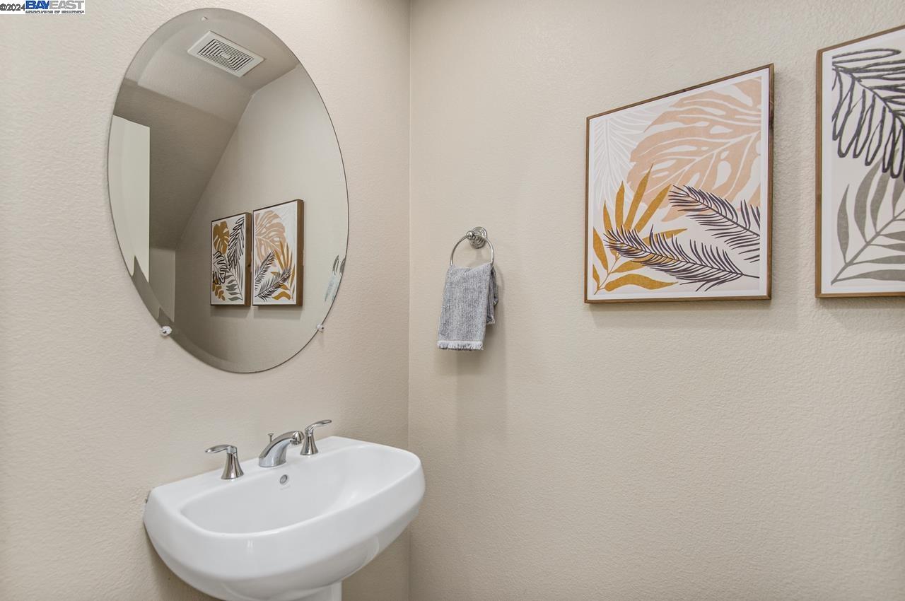 Detail Gallery Image 15 of 32 For 4420 Sunset View Dr, Dublin,  CA 94568 - 4 Beds | 2/1 Baths
