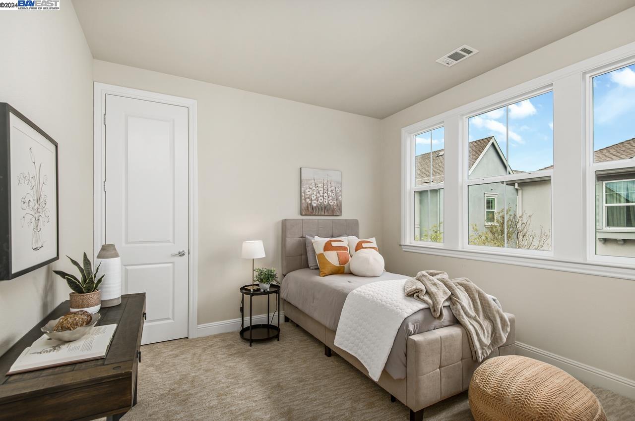 Detail Gallery Image 16 of 32 For 4420 Sunset View Dr, Dublin,  CA 94568 - 4 Beds | 2/1 Baths