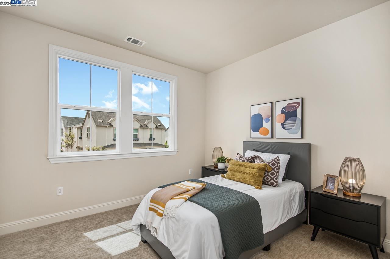 Detail Gallery Image 19 of 32 For 4420 Sunset View Dr, Dublin,  CA 94568 - 4 Beds | 2/1 Baths