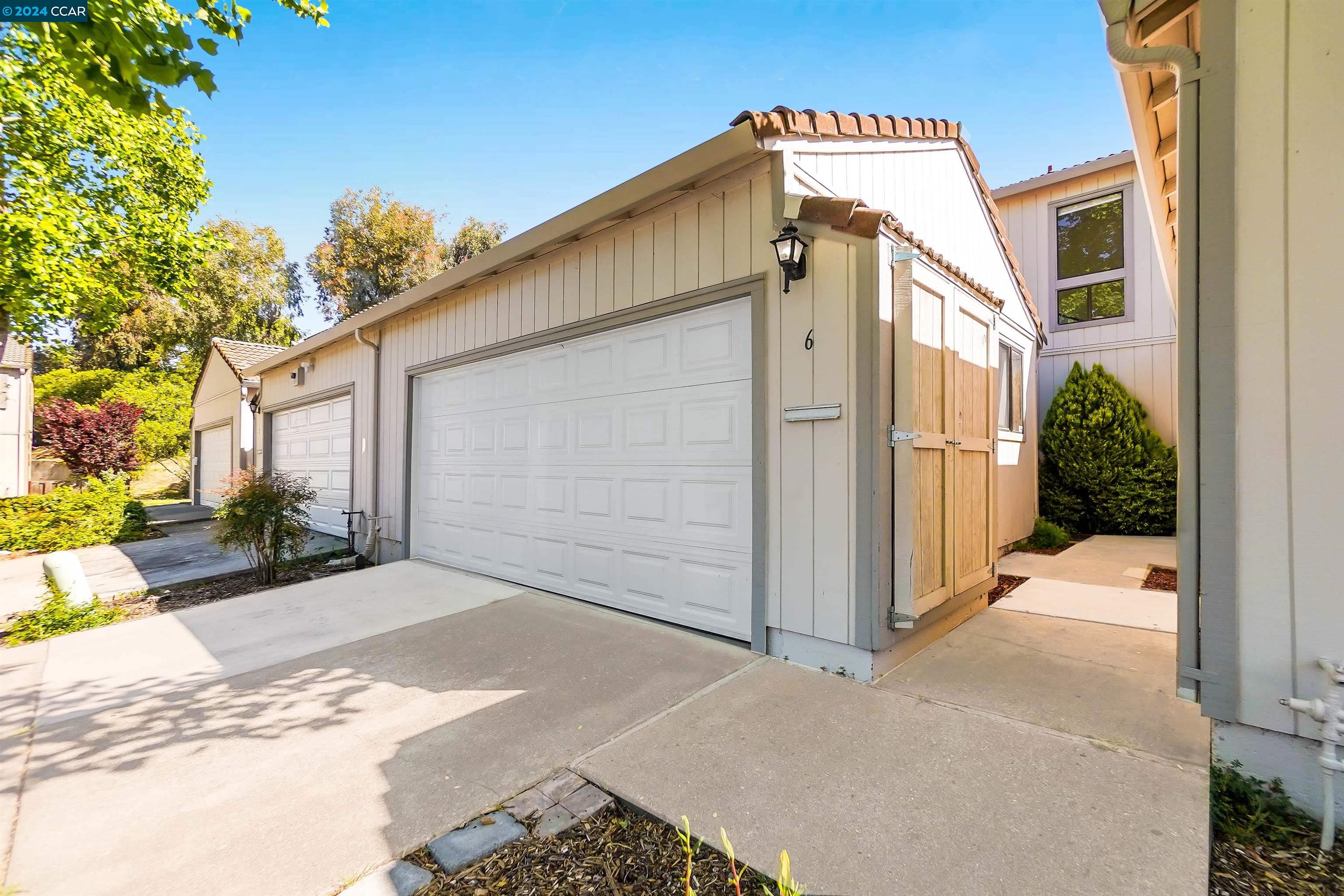 Detail Gallery Image 2 of 44 For 6 Moraine Ct, Hercules,  CA 94547 - 3 Beds | 2/1 Baths