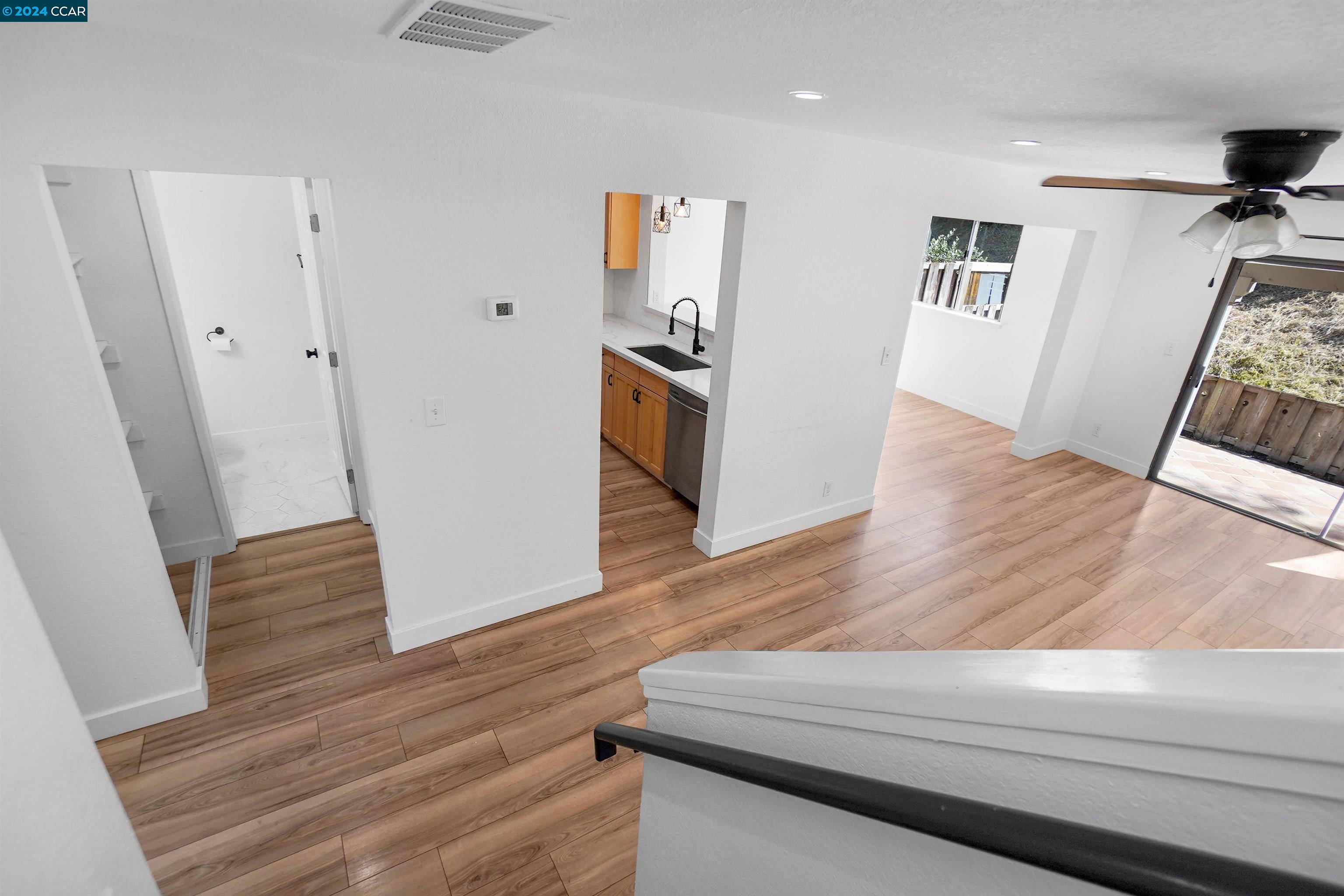 Detail Gallery Image 25 of 44 For 6 Moraine Ct, Hercules,  CA 94547 - 3 Beds | 2/1 Baths