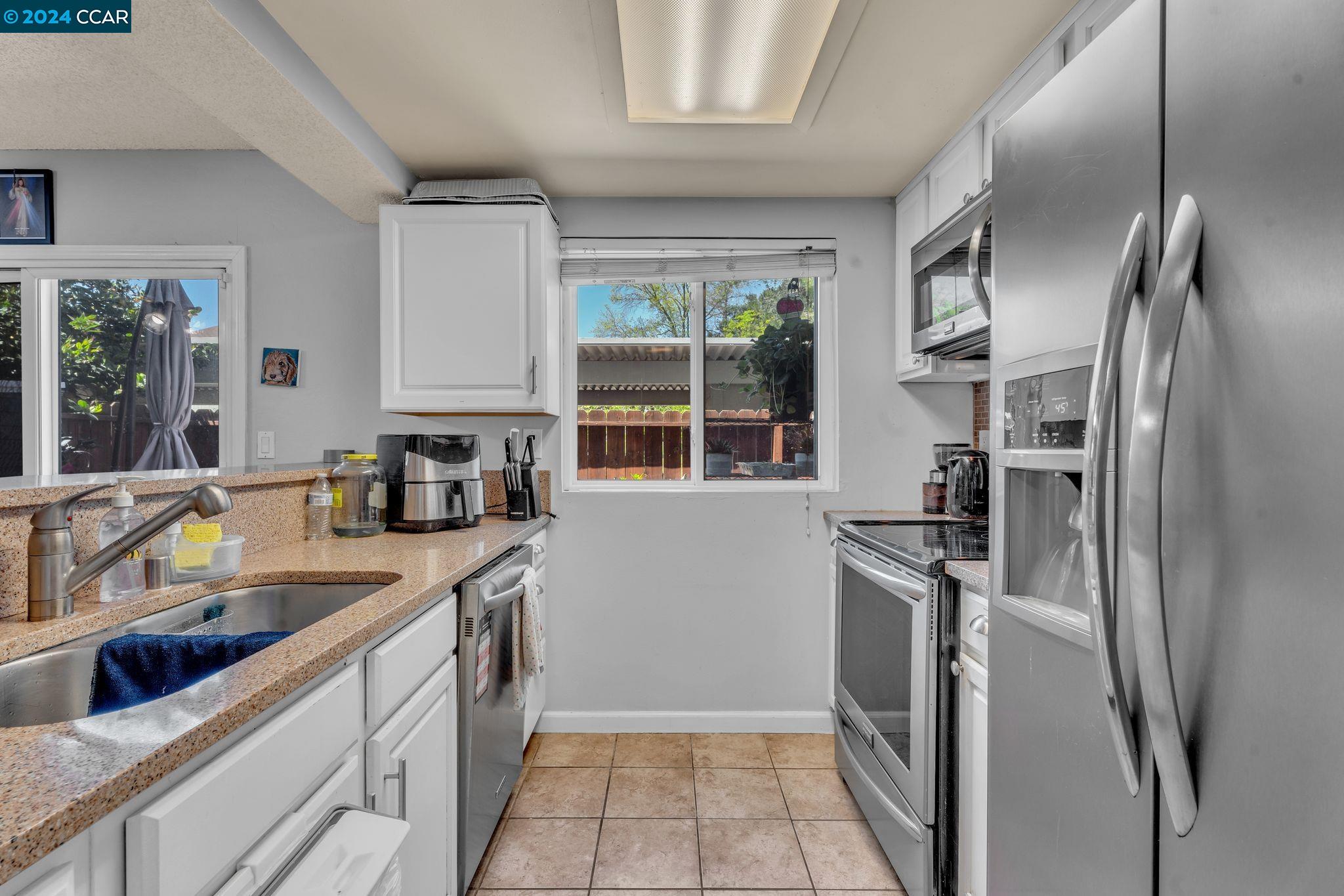 Detail Gallery Image 9 of 32 For 802 Bayside Ct, Novato,  CA 94947 - 3 Beds | 1/1 Baths