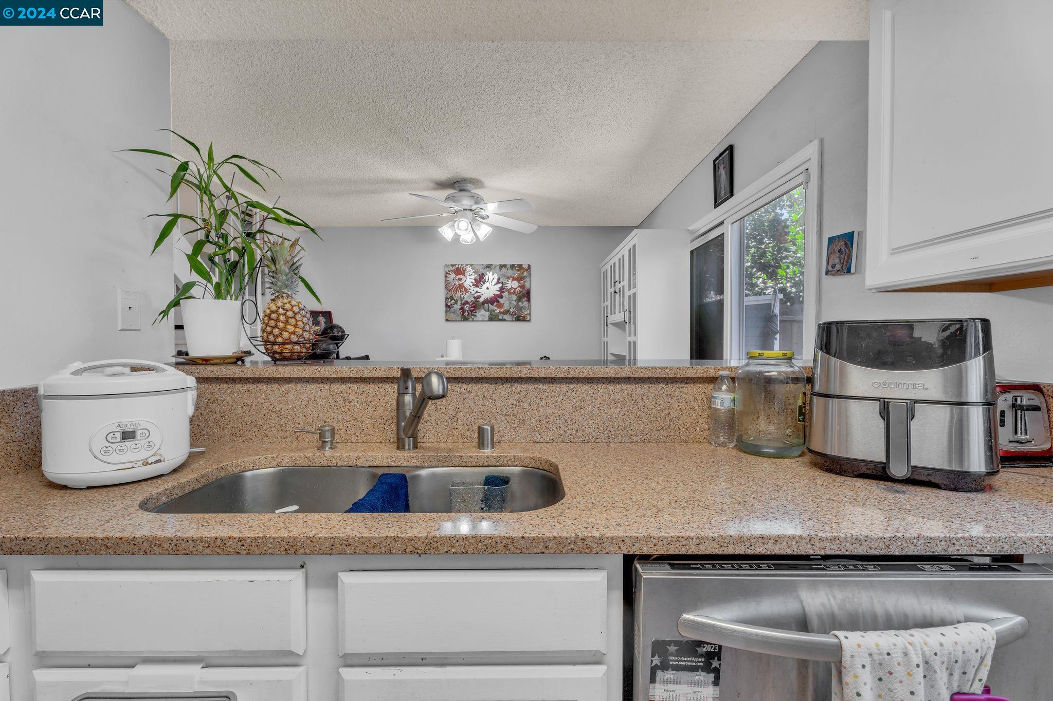 Detail Gallery Image 10 of 32 For 802 Bayside Ct, Novato,  CA 94947 - 3 Beds | 1/1 Baths