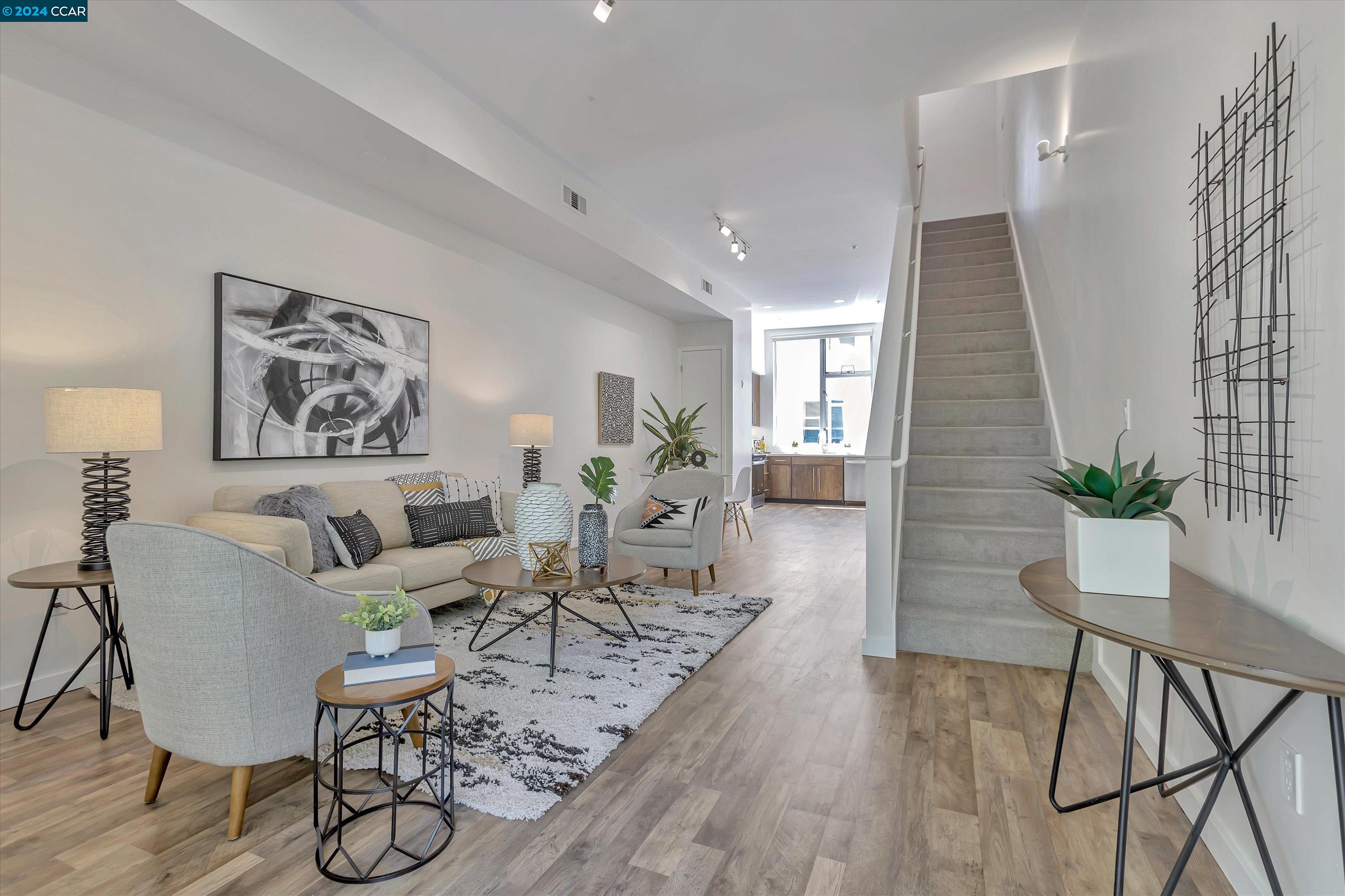 More Details about MLS # 41057868 : 43 IRON HORSE LANE