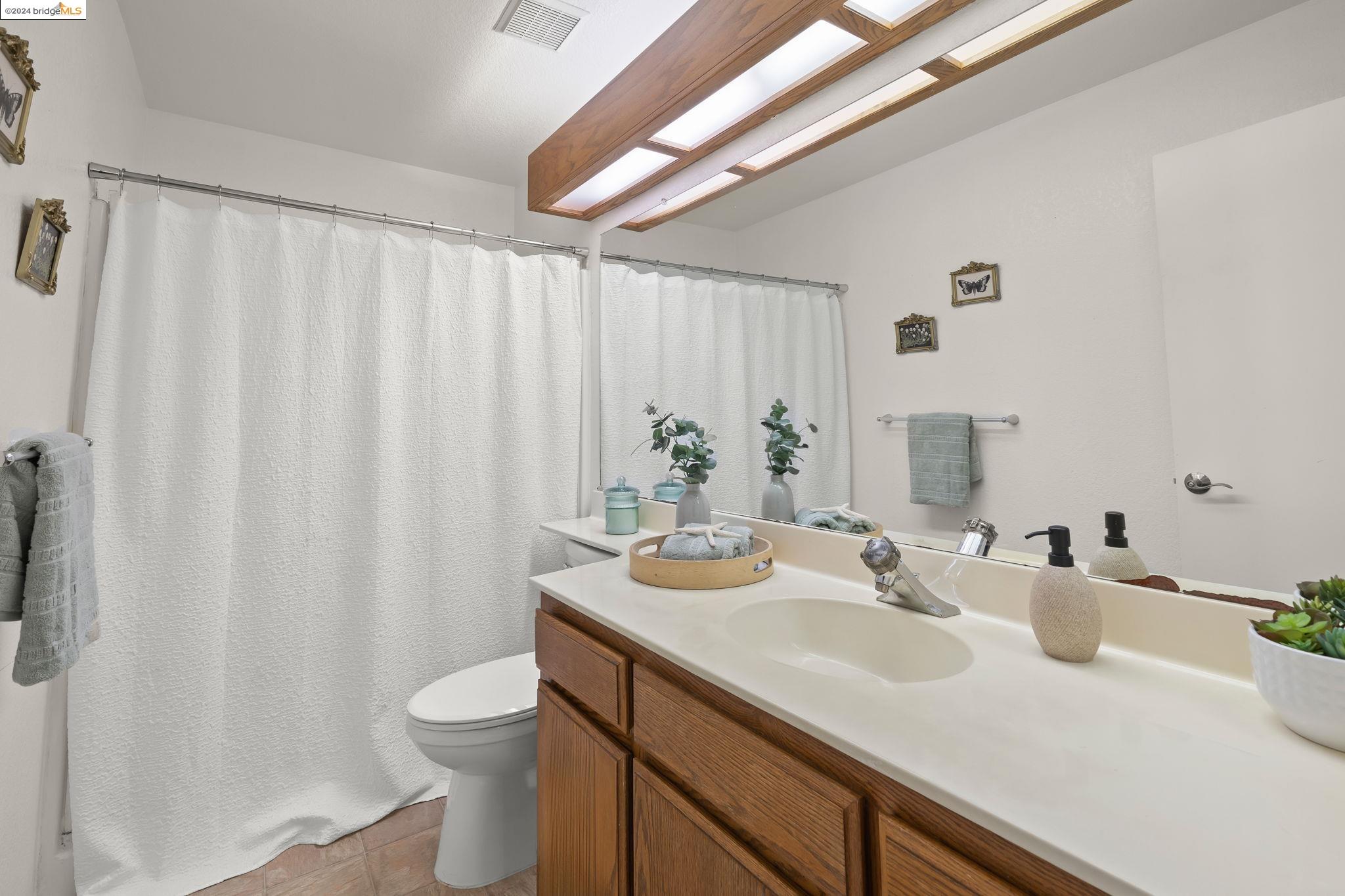 Detail Gallery Image 17 of 37 For 508 Bristol, Hercules,  CA 94547 - 2 Beds | 2 Baths