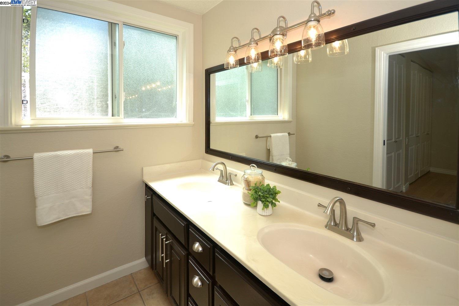 Detail Gallery Image 22 of 32 For 4837 Mohr Ave, Pleasanton,  CA 94566 - 4 Beds | 2 Baths
