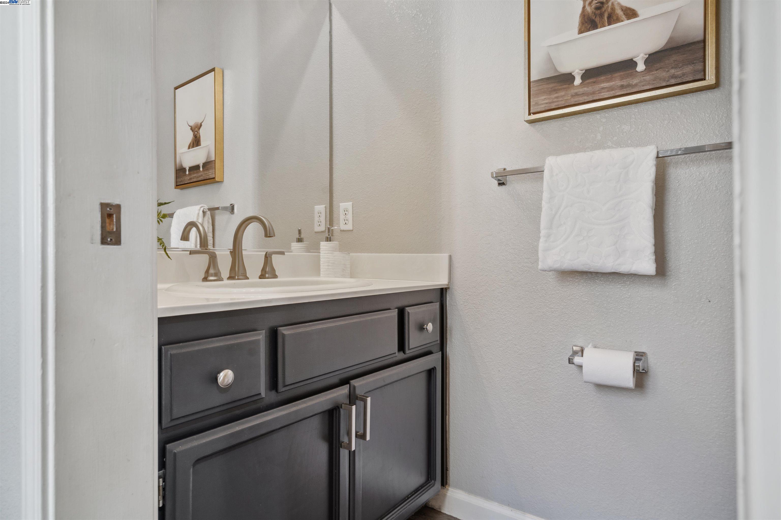 Detail Gallery Image 17 of 60 For 5732 Belleza Dr, Pleasanton,  CA 94588 - 3 Beds | 2/1 Baths