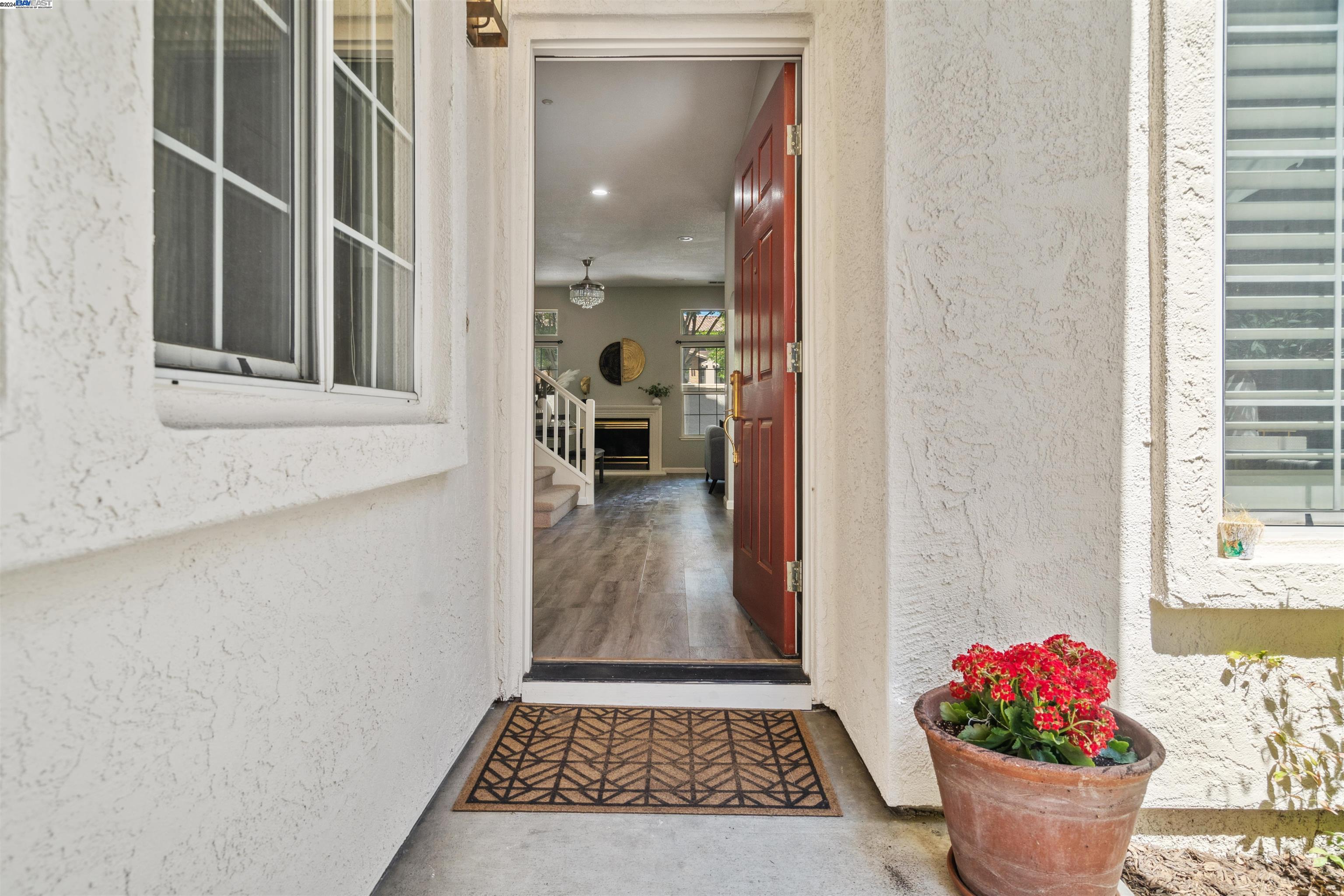 Detail Gallery Image 4 of 60 For 5732 Belleza Dr, Pleasanton,  CA 94588 - 3 Beds | 2/1 Baths