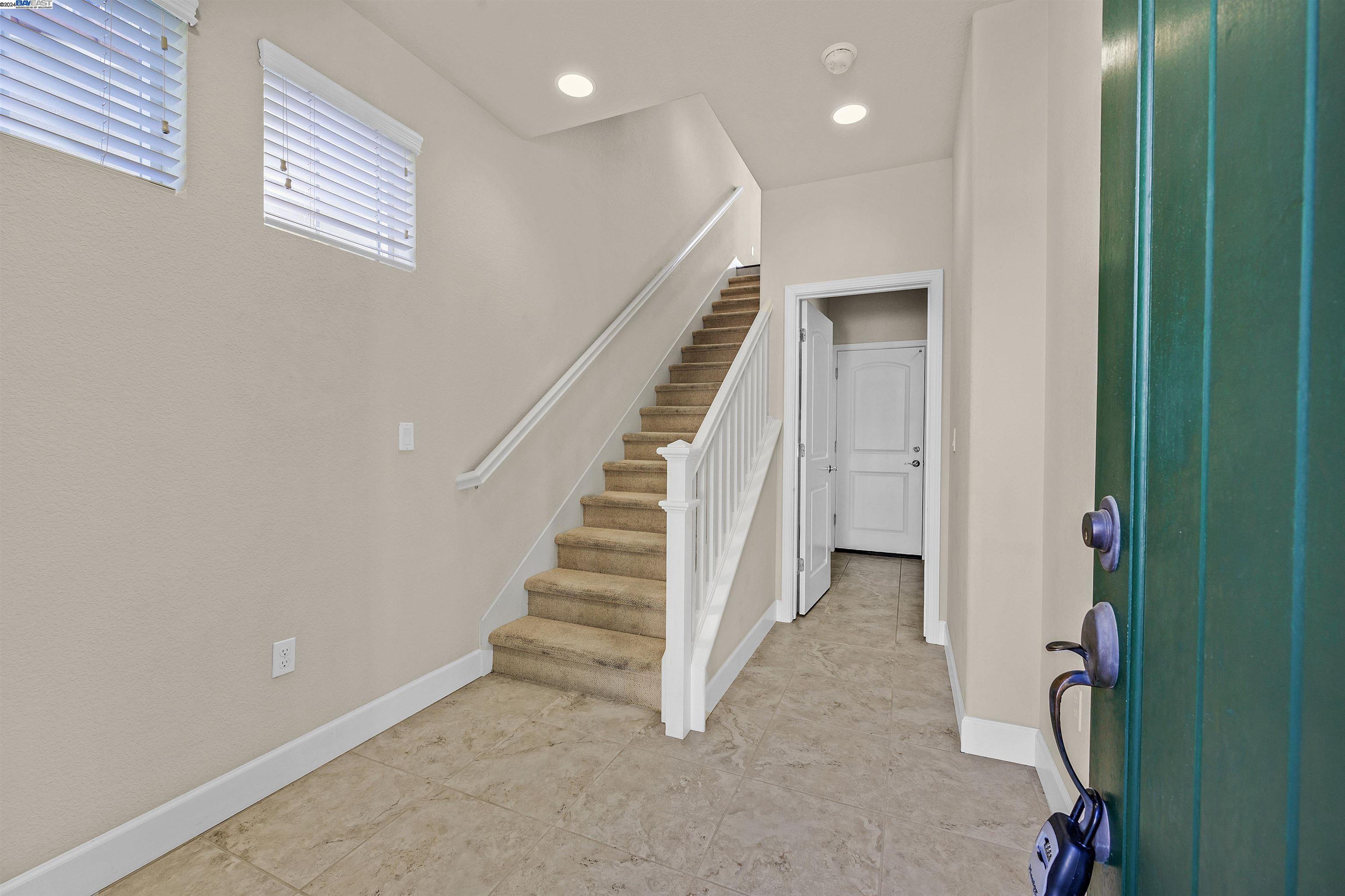 Detail Gallery Image 6 of 43 For 210 Selby Ln, Livermore,  CA 94551 - 3 Beds | 3 Baths