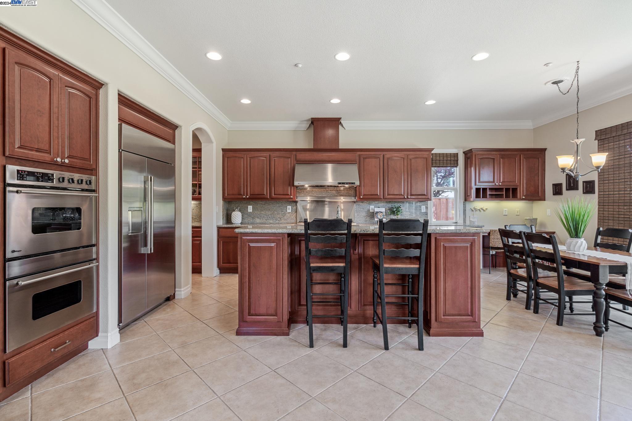 Detail Gallery Image 11 of 51 For 2826 Barouni Ct, Livermore,  CA 94550 - 5 Beds | 5/1 Baths