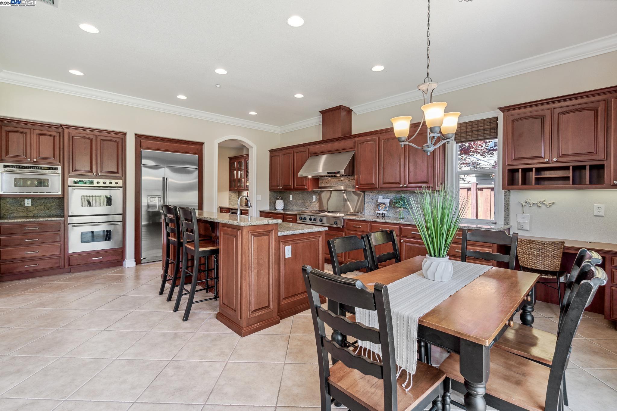 Detail Gallery Image 13 of 51 For 2826 Barouni Ct, Livermore,  CA 94550 - 5 Beds | 5/1 Baths