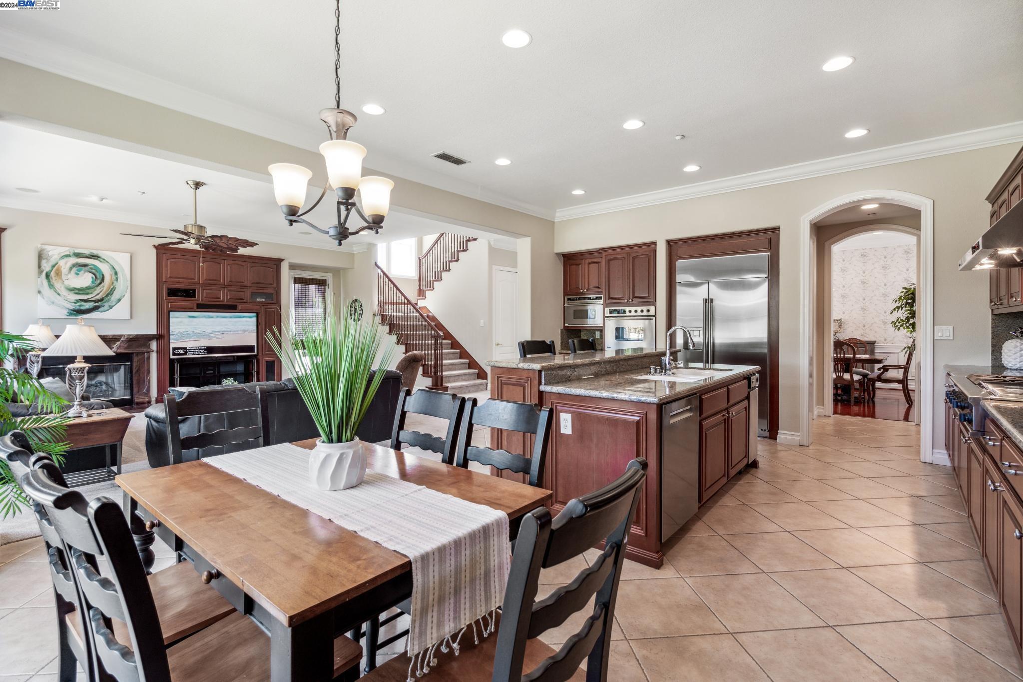 Detail Gallery Image 14 of 51 For 2826 Barouni Ct, Livermore,  CA 94550 - 5 Beds | 5/1 Baths