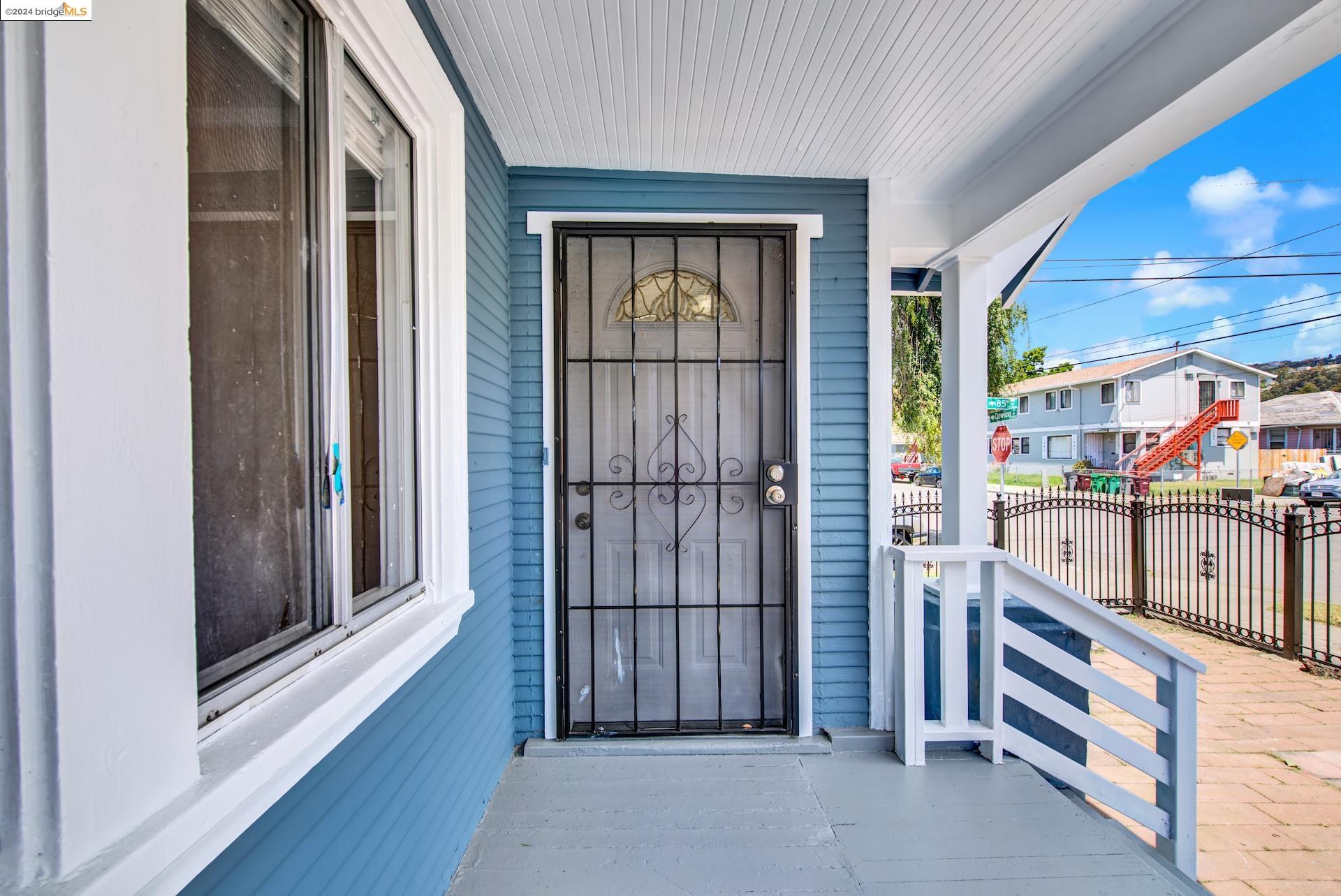 Detail Gallery Image 6 of 46 For 8501 Dowling St, Oakland,  CA 94605 - 3 Beds | 1 Baths