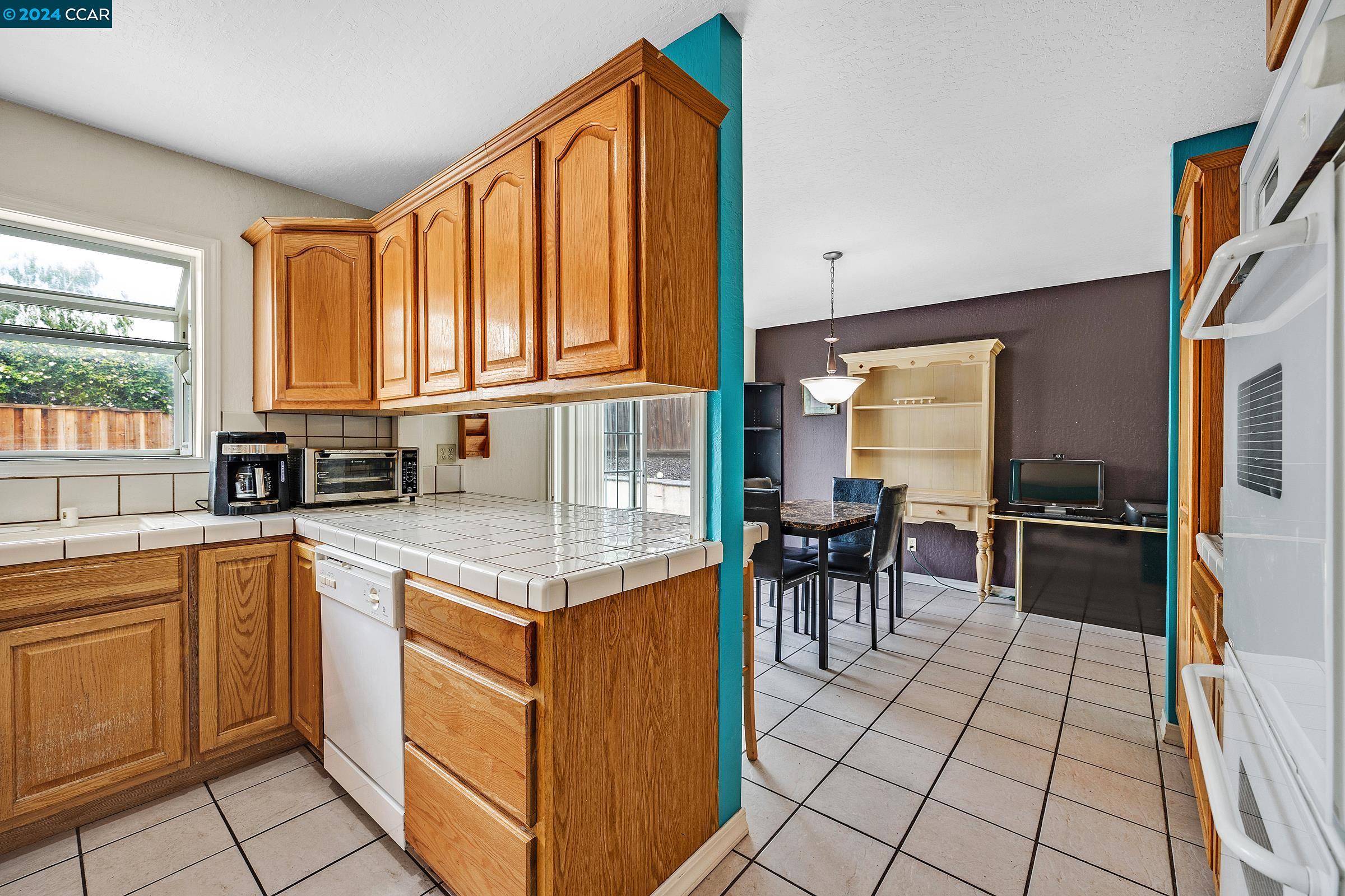Detail Gallery Image 11 of 33 For 2248 Yukon, Concord,  CA 94520 - 3 Beds | 2 Baths