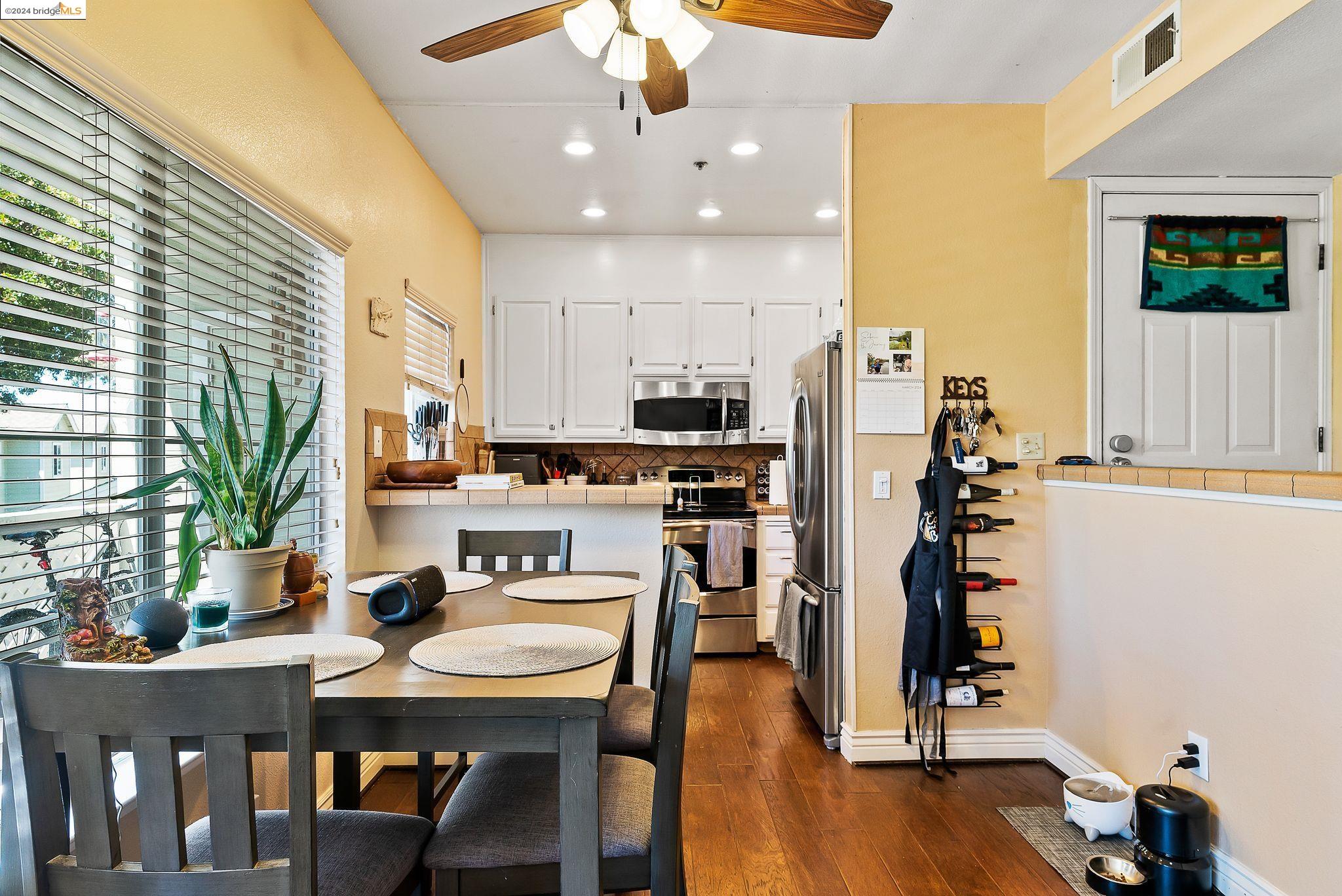 Detail Gallery Image 13 of 42 For 735 Buchanan #119,  Benicia,  CA 94510 - 2 Beds | 2 Baths