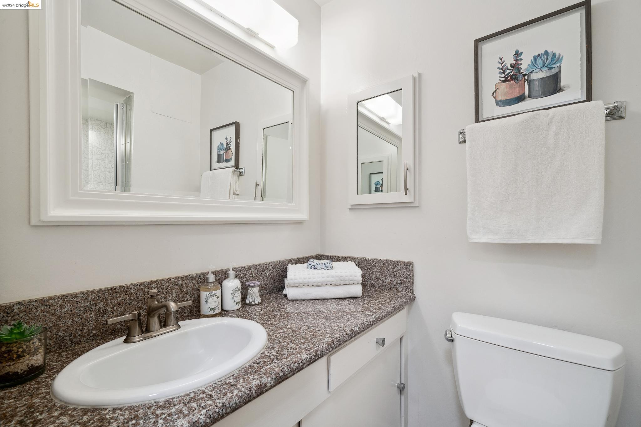 Detail Gallery Image 21 of 29 For 5400 Broadway Ter #101,  Oakland,  CA 94618 - 2 Beds | 2 Baths