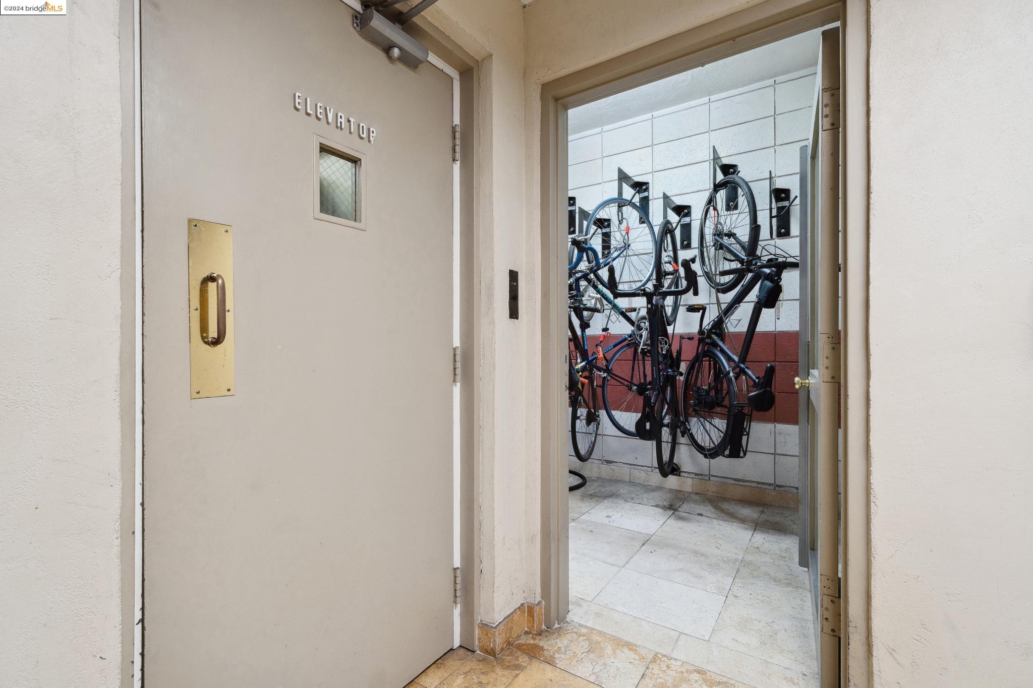 Detail Gallery Image 23 of 29 For 5400 Broadway Ter #101,  Oakland,  CA 94618 - 2 Beds | 2 Baths