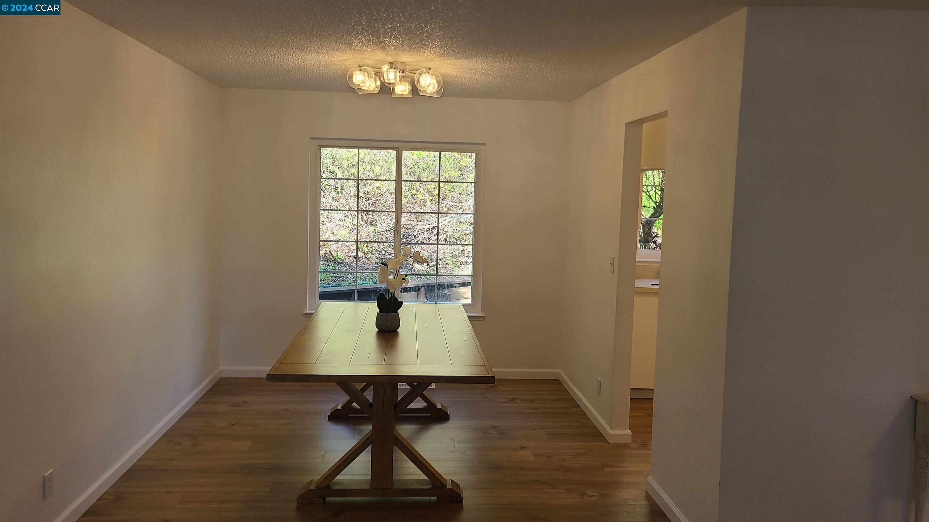Detail Gallery Image 9 of 26 For 457 Falcon Way, Hercules,  CA 94547 - 3 Beds | 2/1 Baths