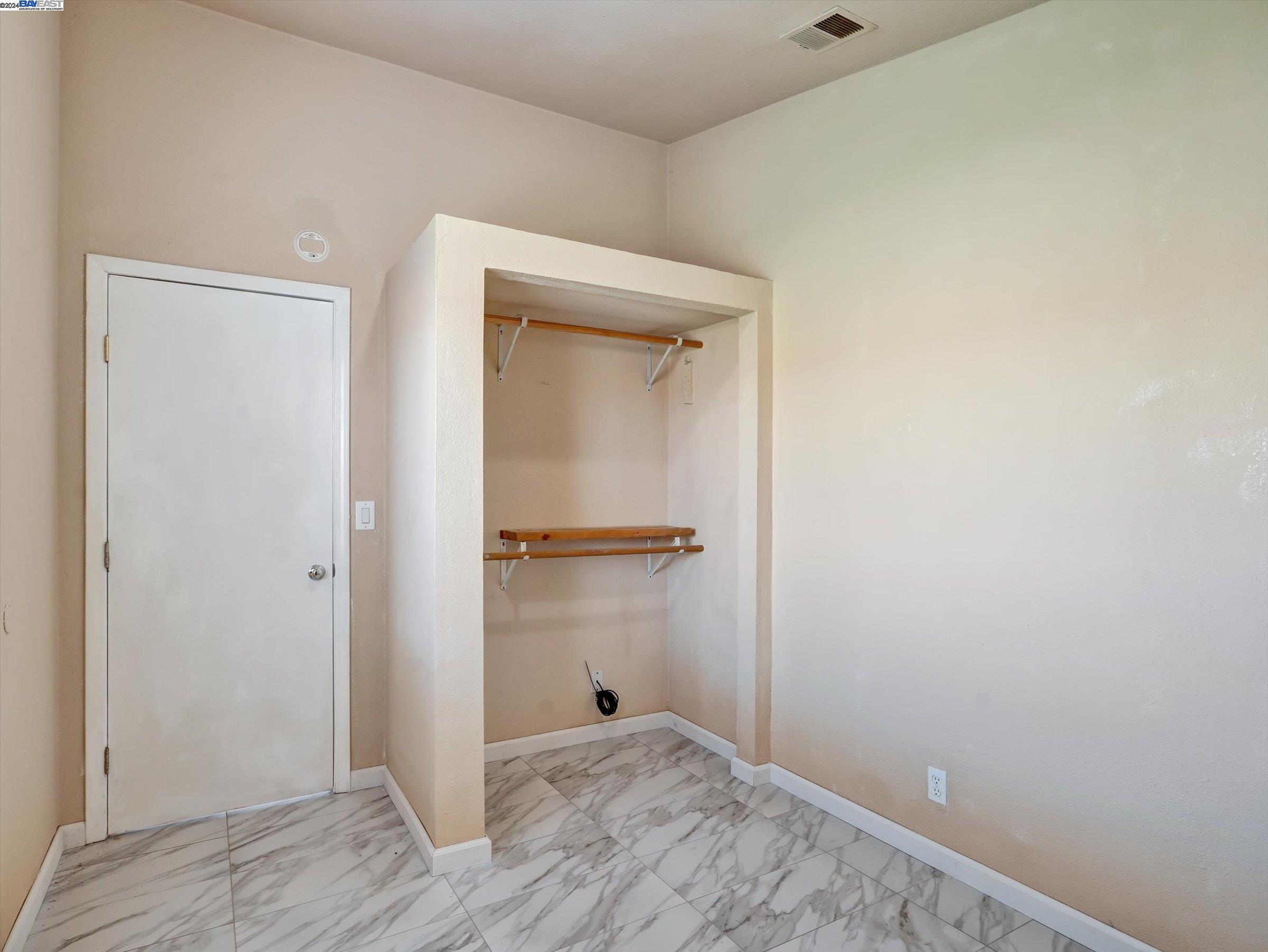 Detail Gallery Image 19 of 39 For 255 Hawthorne Dr, Tracy,  CA 95376 - 4 Beds | 2 Baths