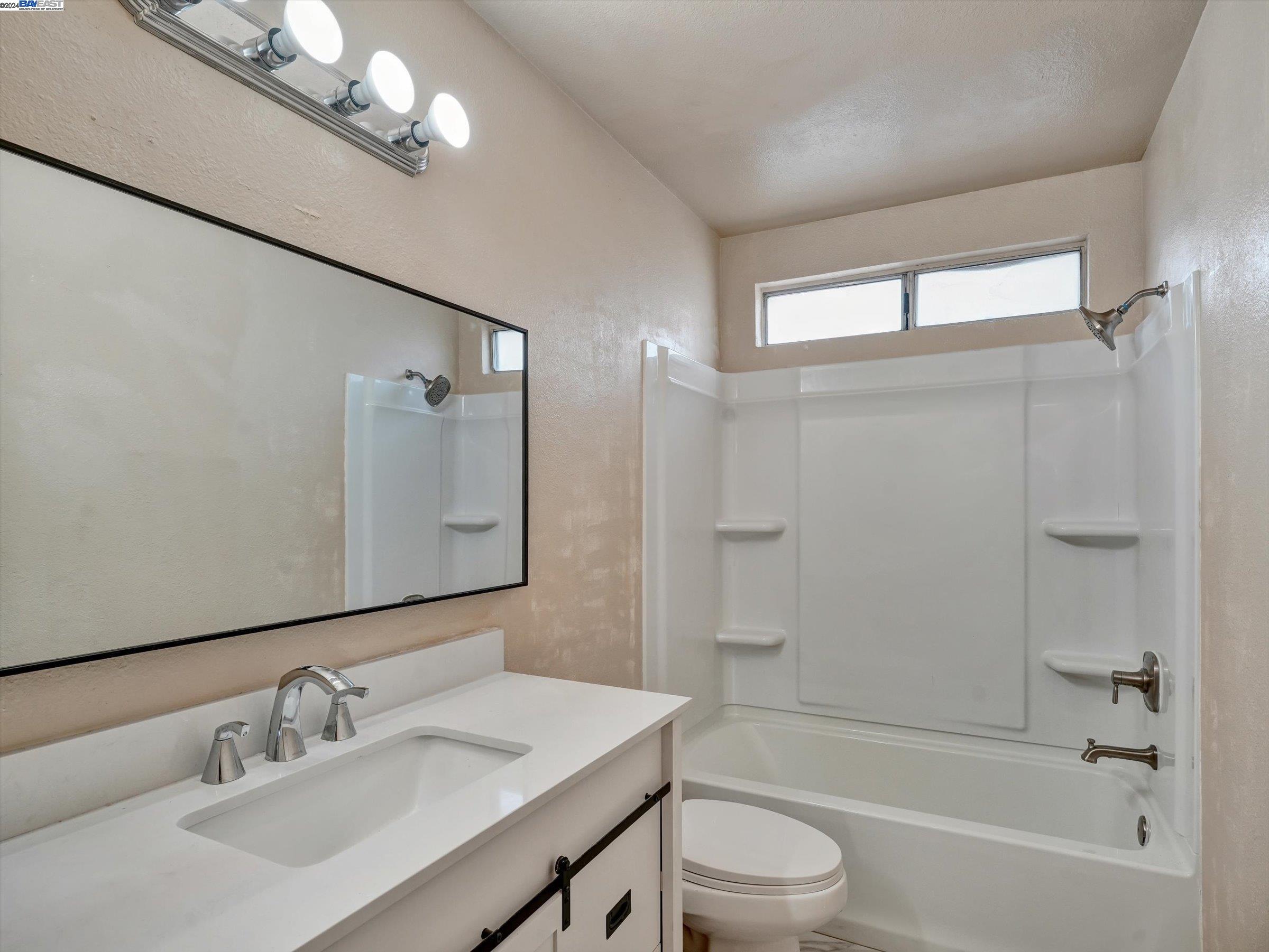 Detail Gallery Image 21 of 39 For 255 Hawthorne Dr, Tracy,  CA 95376 - 4 Beds | 2 Baths