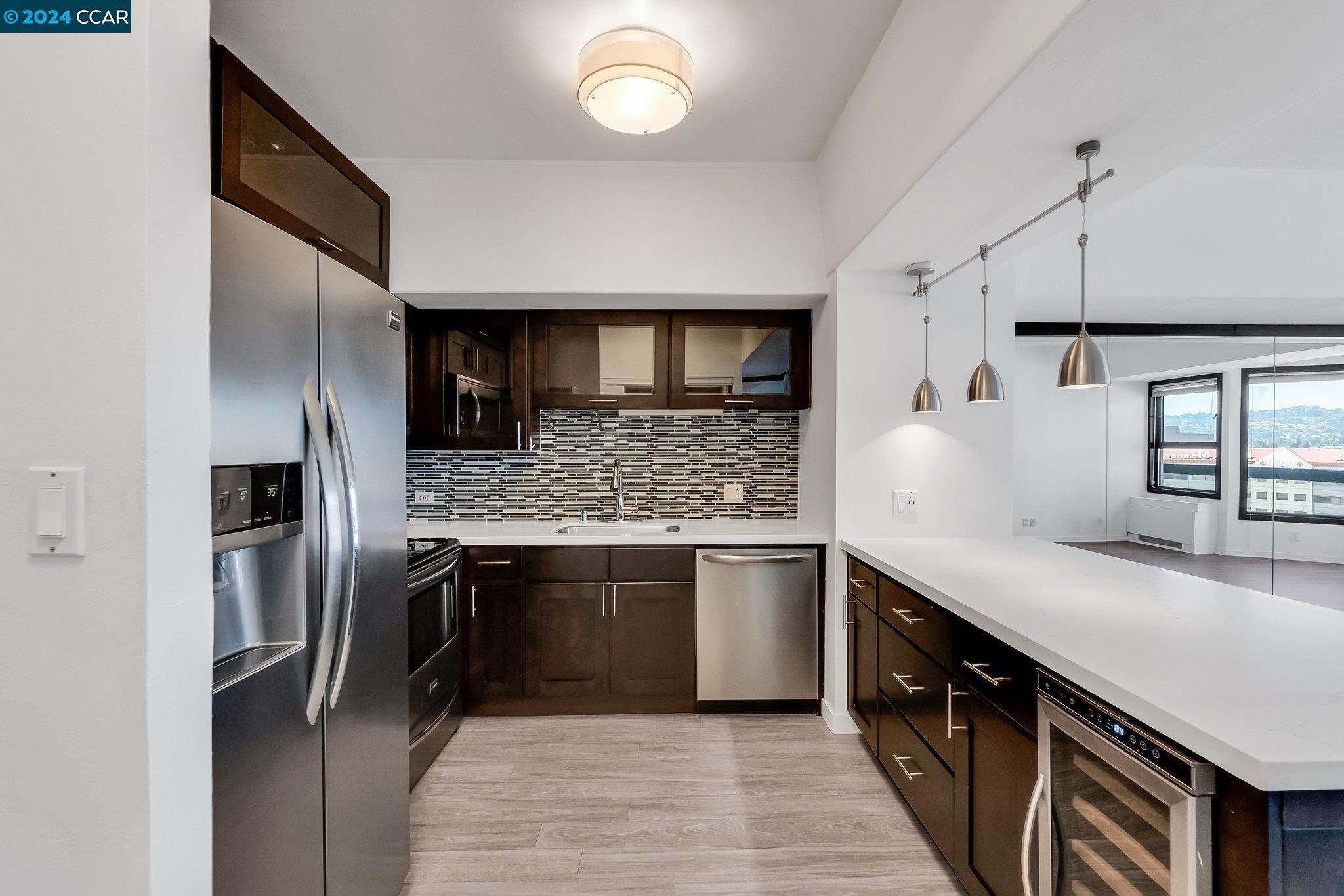 Detail Gallery Image 4 of 26 For 6363 Christie Ave #1425,  Emeryville,  CA 94608 - 1 Beds | 1 Baths