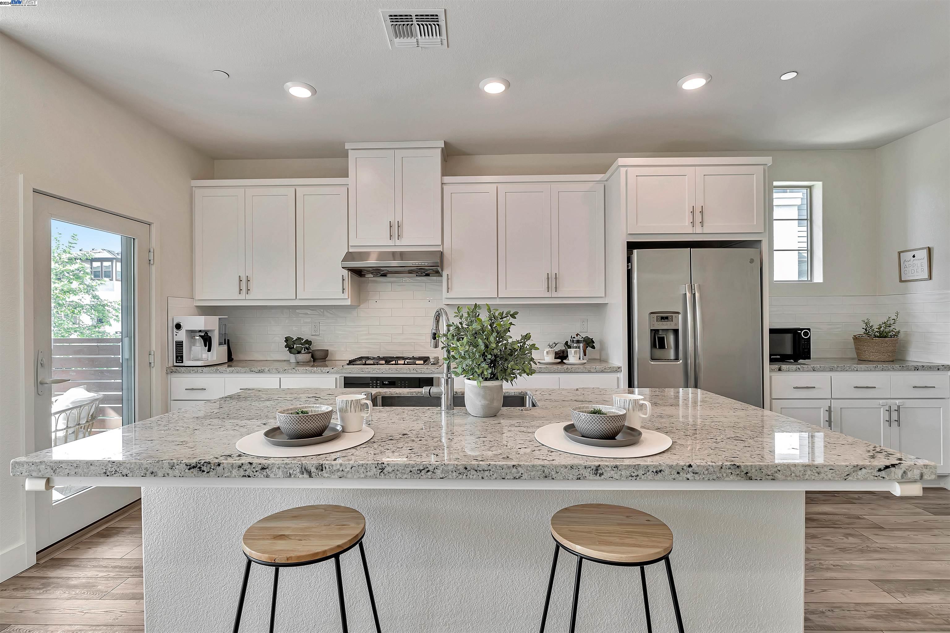 Detail Gallery Image 13 of 47 For 5821 Midnight Pl #G,  Dublin,  CA 94568 - 3 Beds | 2/1 Baths