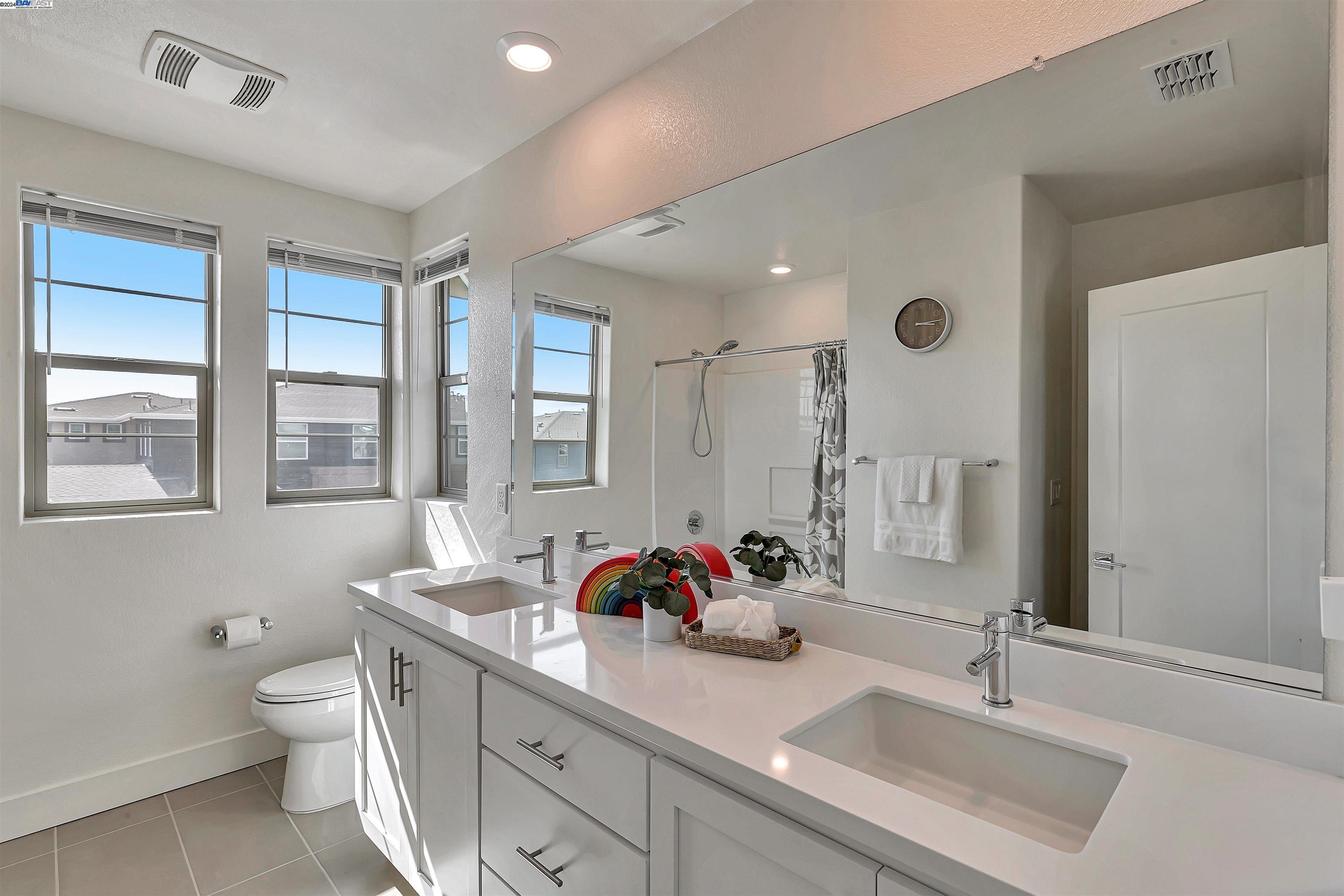 Detail Gallery Image 34 of 47 For 5821 Midnight Pl #G,  Dublin,  CA 94568 - 3 Beds | 2/1 Baths