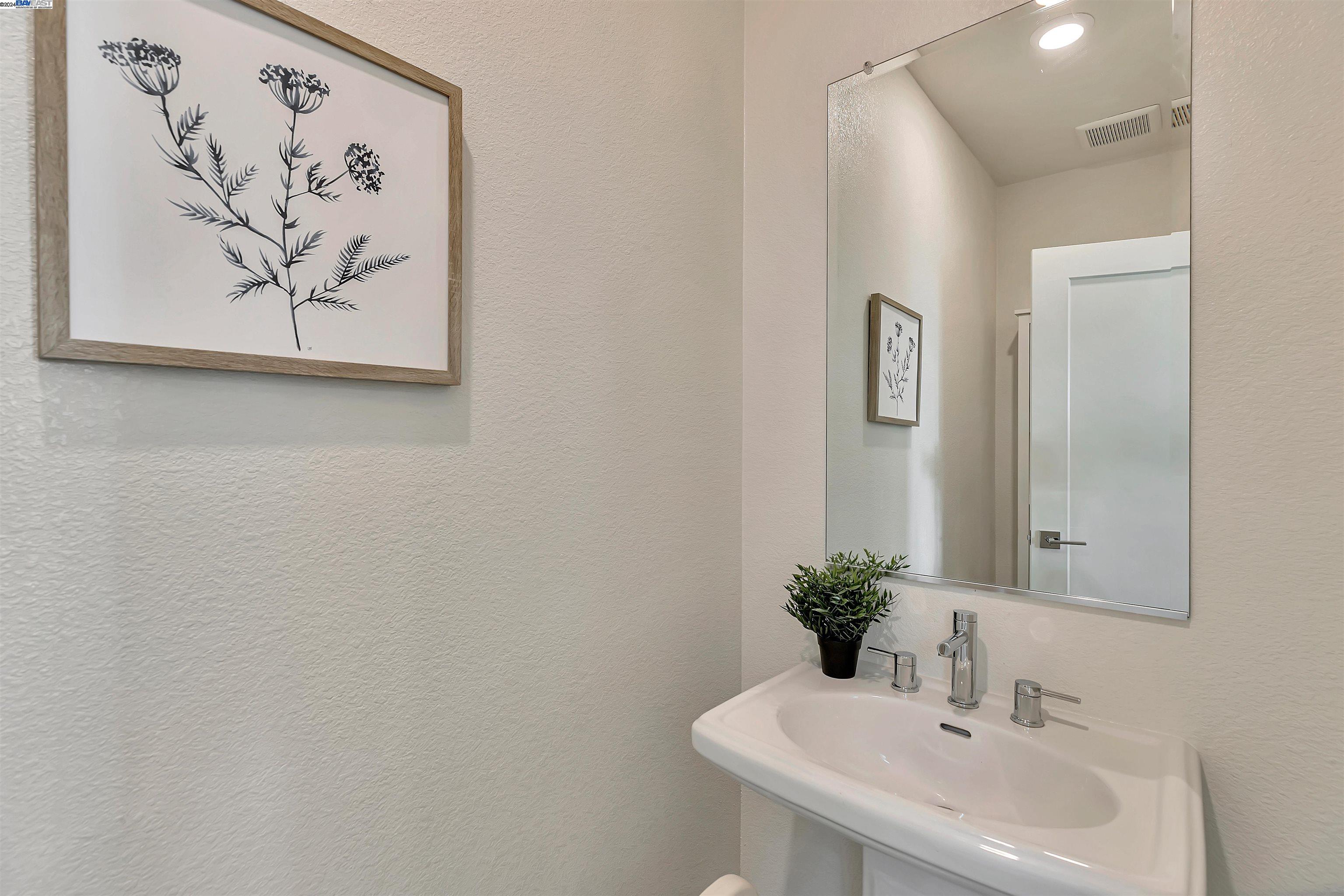 Detail Gallery Image 36 of 47 For 5821 Midnight Pl #G,  Dublin,  CA 94568 - 3 Beds | 2/1 Baths