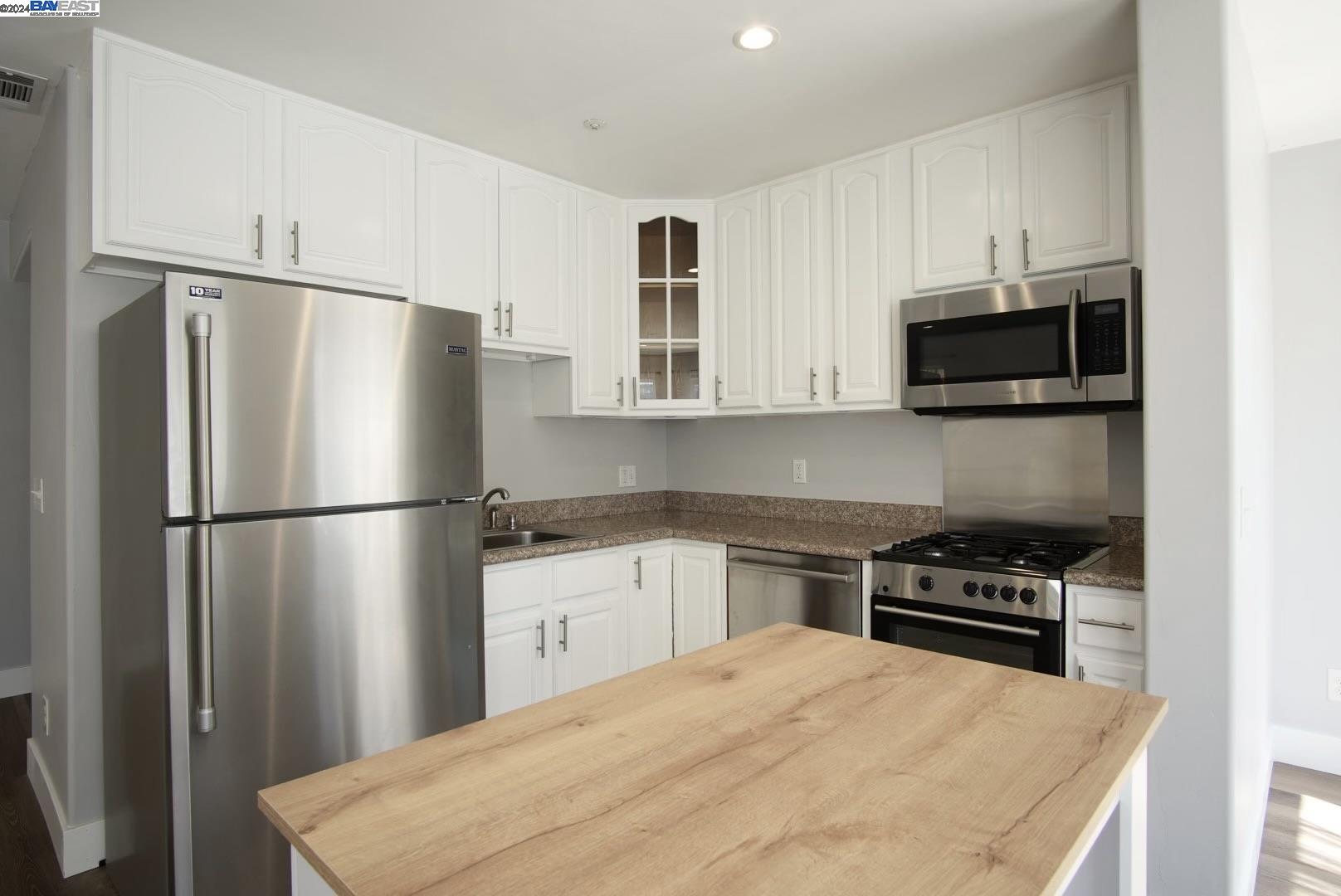 Detail Gallery Image 11 of 19 For 2933 Mcclure St #8,  Oakland,  CA 94609 - 1 Beds | 1 Baths
