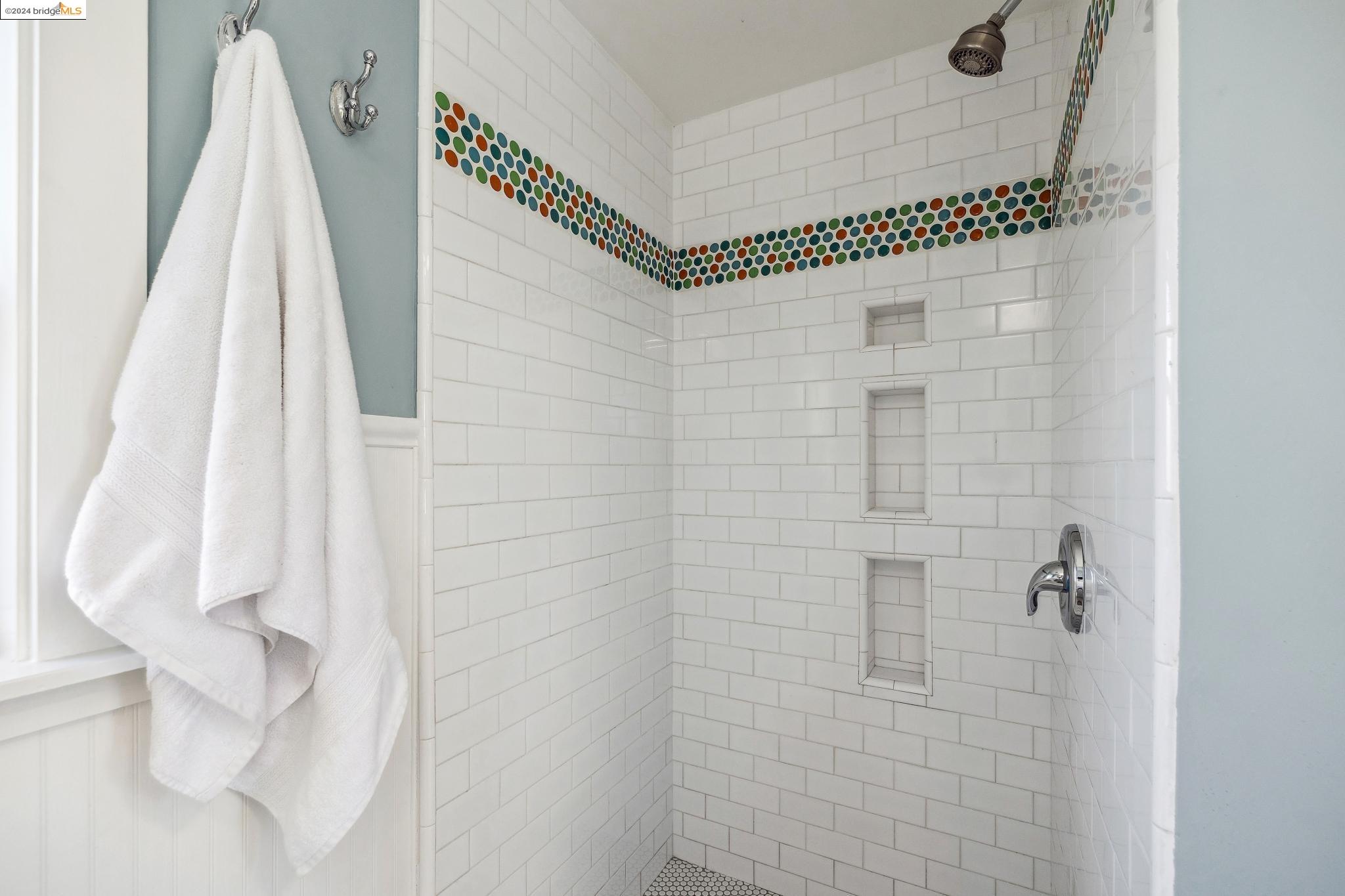 Detail Gallery Image 25 of 47 For 2714 Wallace St, Berkeley,  CA 94702 - 3 Beds | 2 Baths