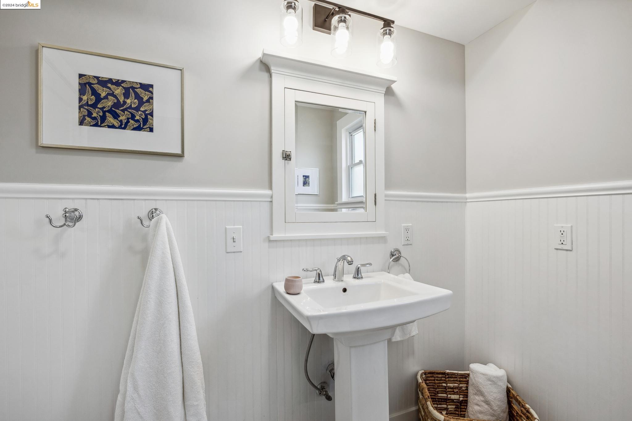 Detail Gallery Image 35 of 47 For 2714 Wallace St, Berkeley,  CA 94702 - 3 Beds | 2 Baths