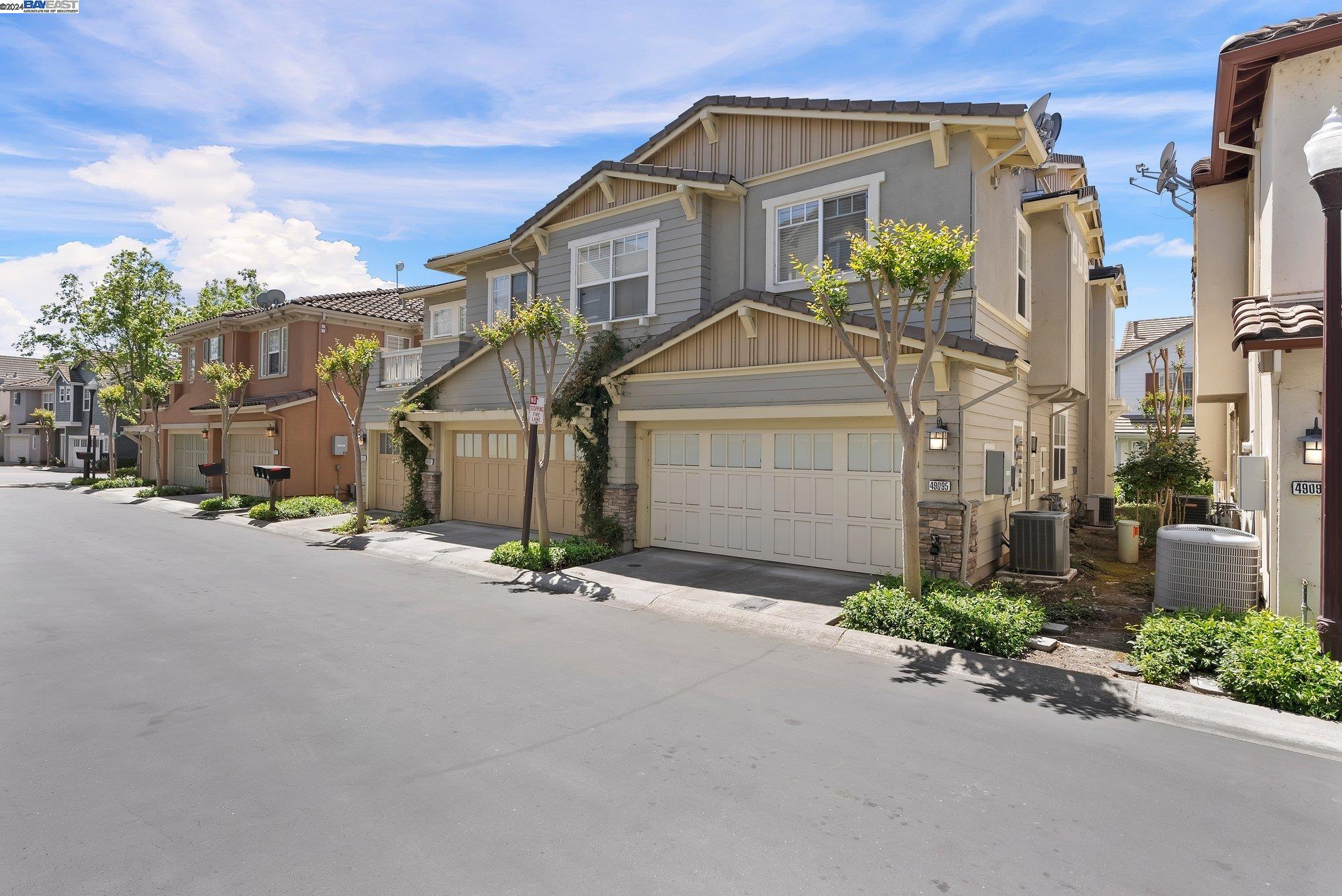 Detail Gallery Image 1 of 1 For 49099 Woodgrove Cmn, Fremont,  CA 94539 - 3 Beds | 2/1 Baths
