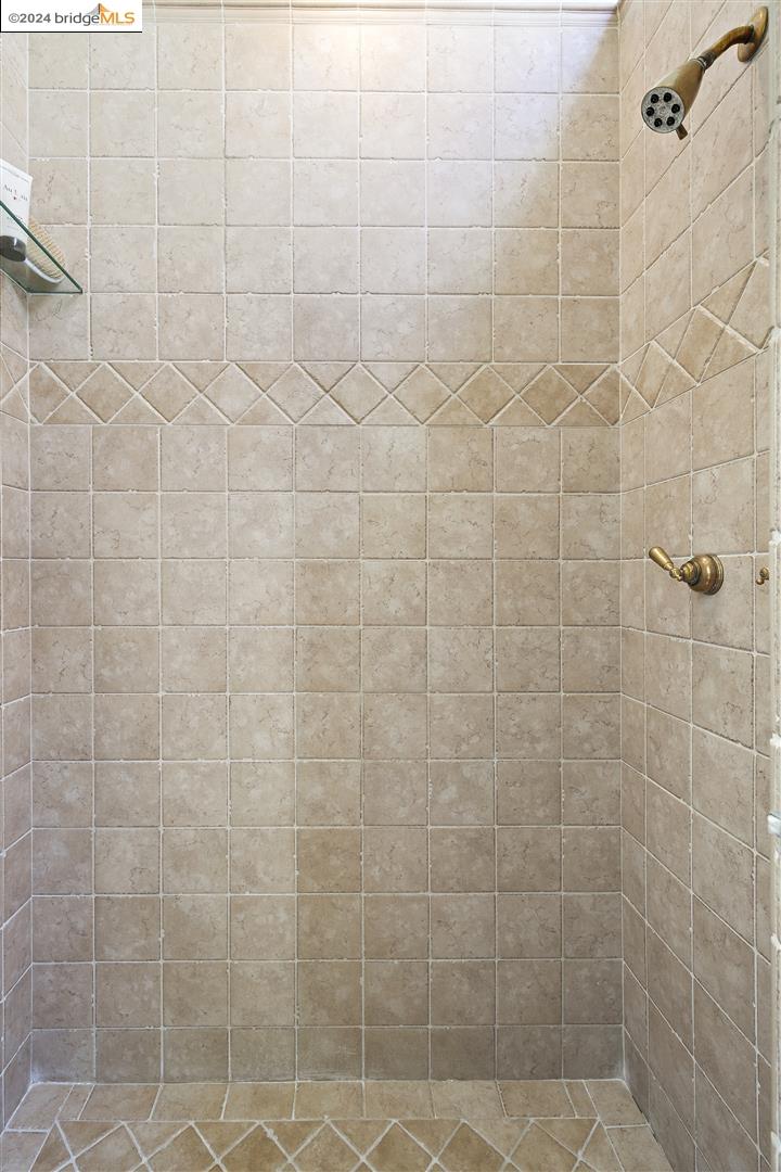 Detail Gallery Image 29 of 43 For 1826 Hearst Ave, Berkeley,  CA 94703 - 3 Beds | 1/1 Baths