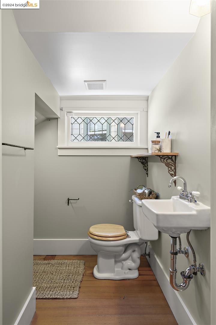 Detail Gallery Image 30 of 43 For 1826 Hearst Ave, Berkeley,  CA 94703 - 3 Beds | 1/1 Baths