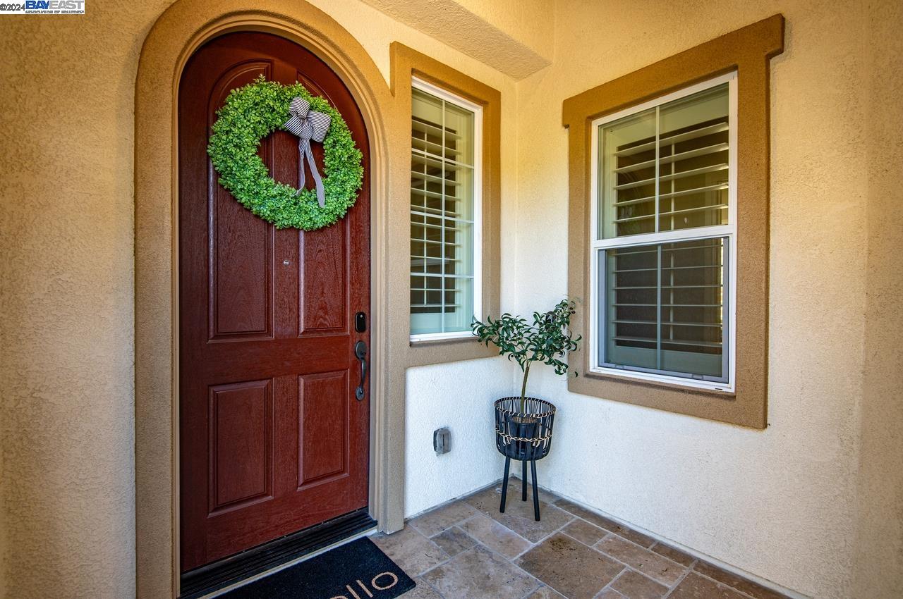 Detail Gallery Image 8 of 49 For 108 Rimini Ct, Danville,  CA 94506 - 5 Beds | 4 Baths