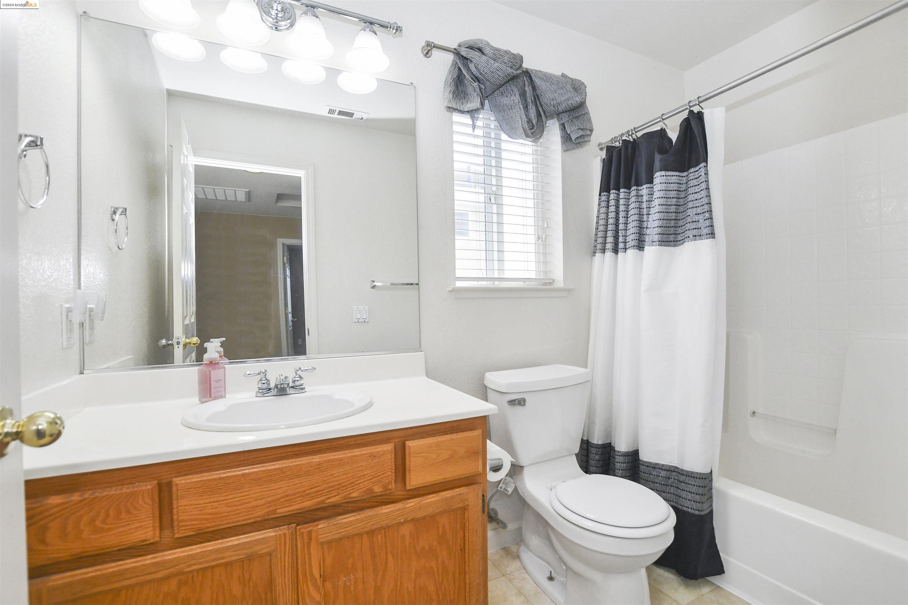 Detail Gallery Image 19 of 23 For 3549 Yacht Dr, Discovery Bay,  CA 94505 - 3 Beds | 2/1 Baths