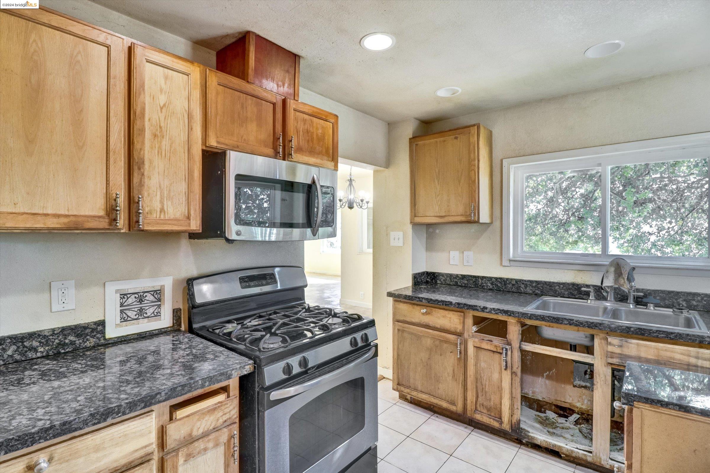 Detail Gallery Image 15 of 43 For 6209 Plymouth Ave, Richmond,  CA 94805 - 3 Beds | 1 Baths