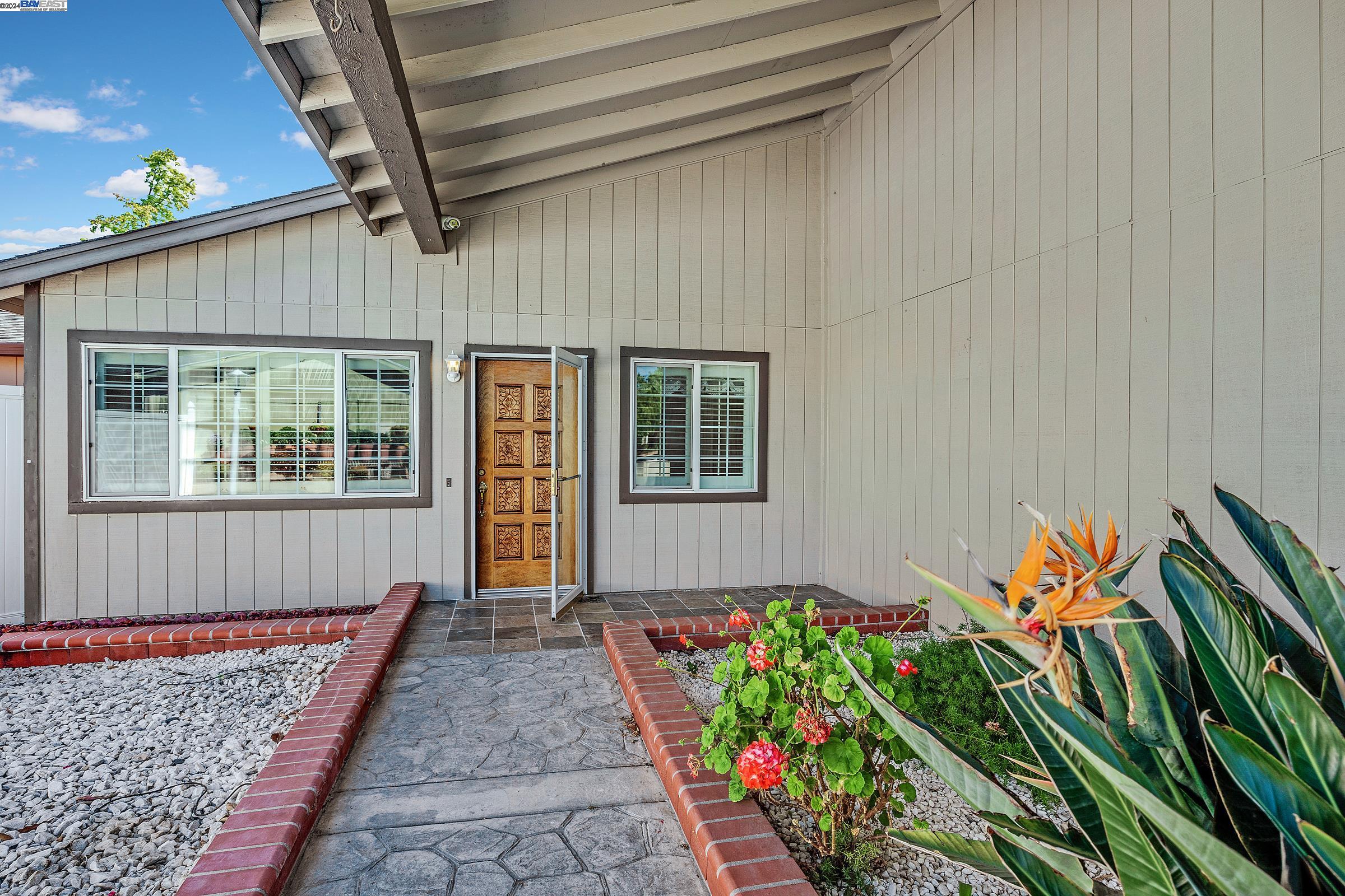 Detail Gallery Image 3 of 31 For 5658 Firestone Road, Livermore,  CA 94551 - 3 Beds | 2 Baths